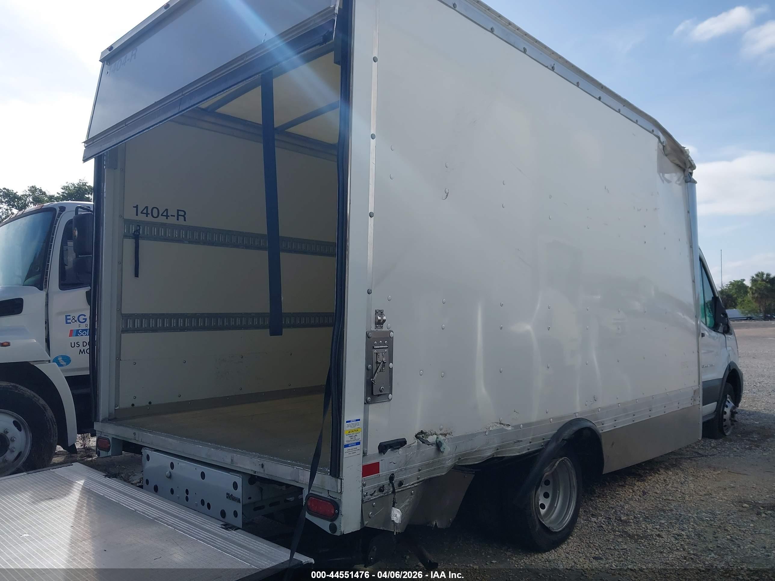 FORD TRANSIT-350 image 4
