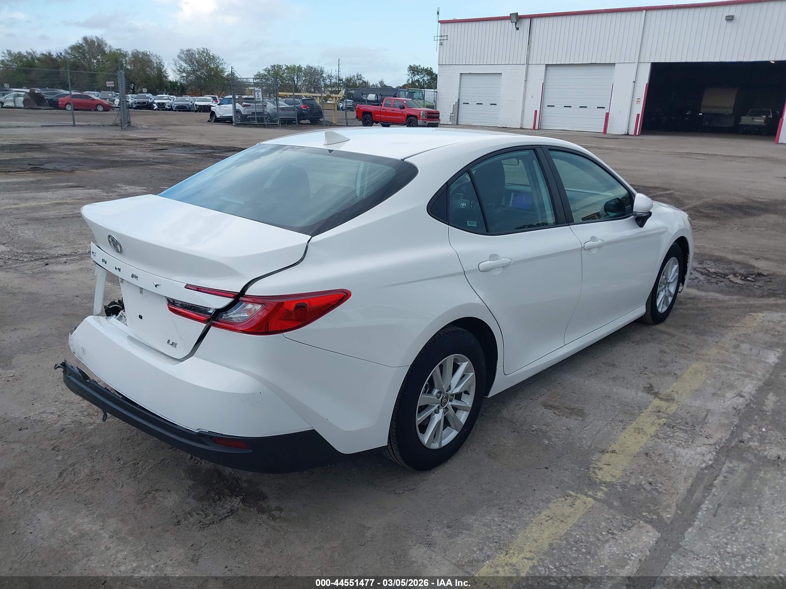 TOYOTA CAMRY image 4