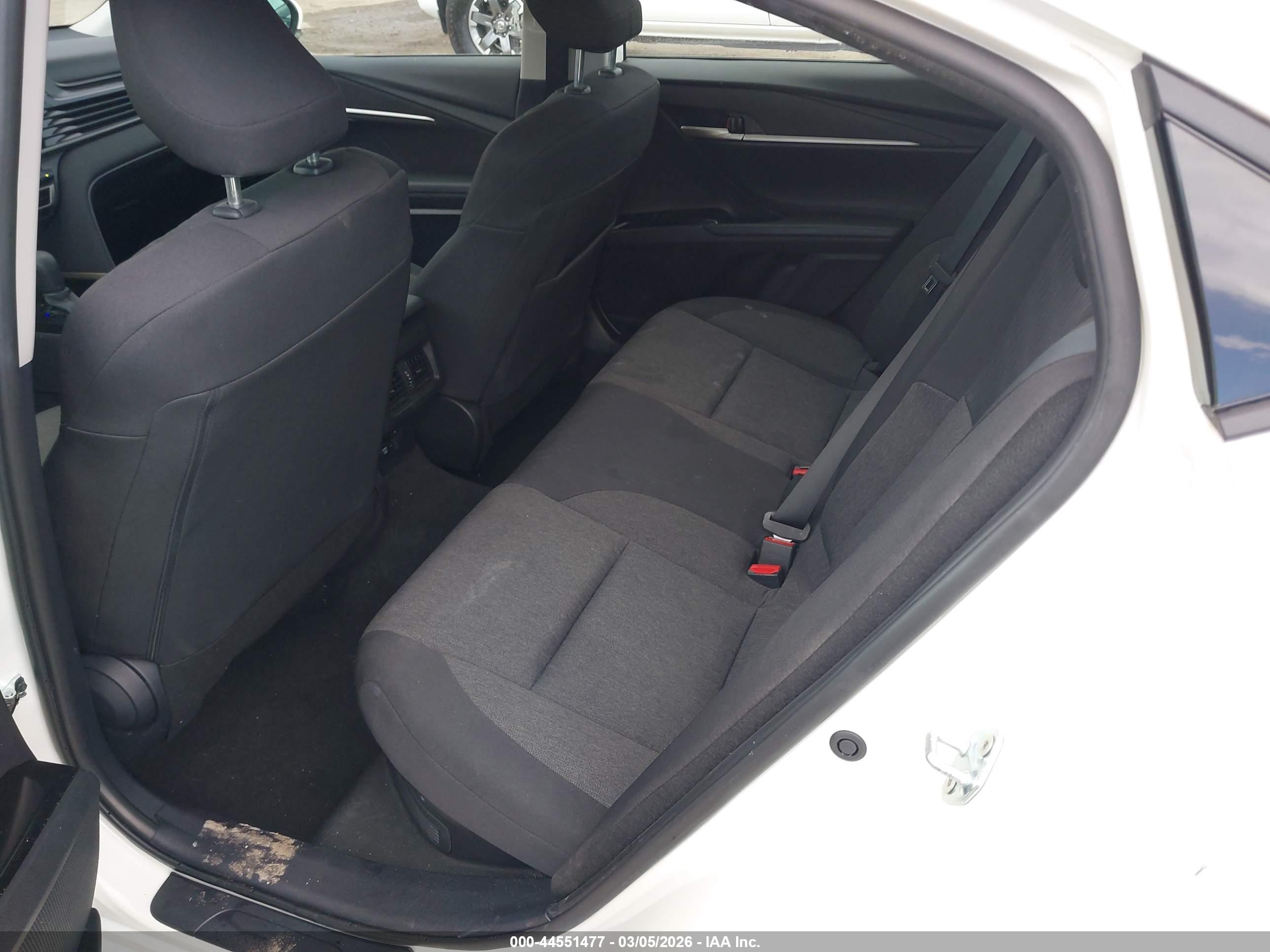 TOYOTA CAMRY image 8