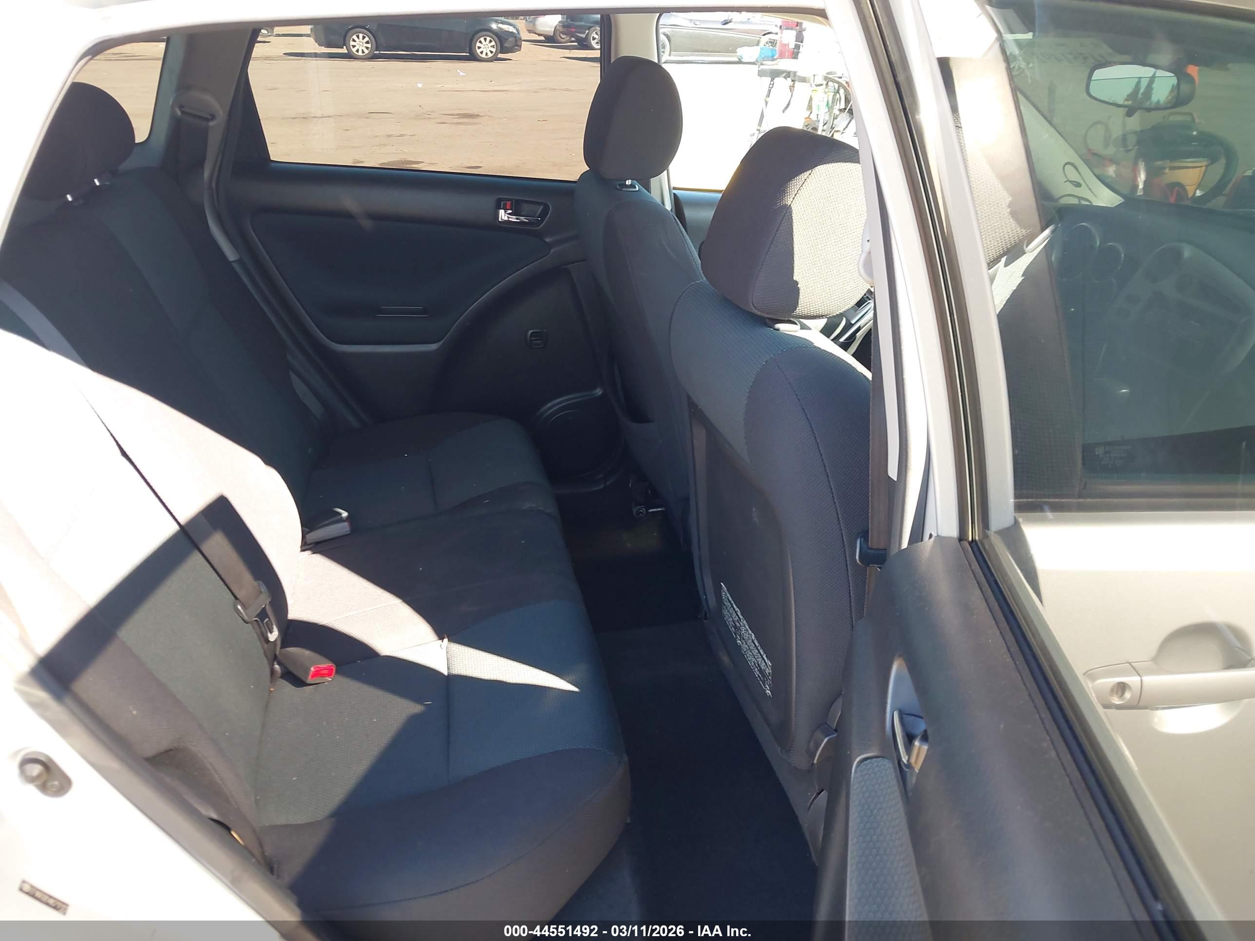 TOYOTA MATRIX image 8