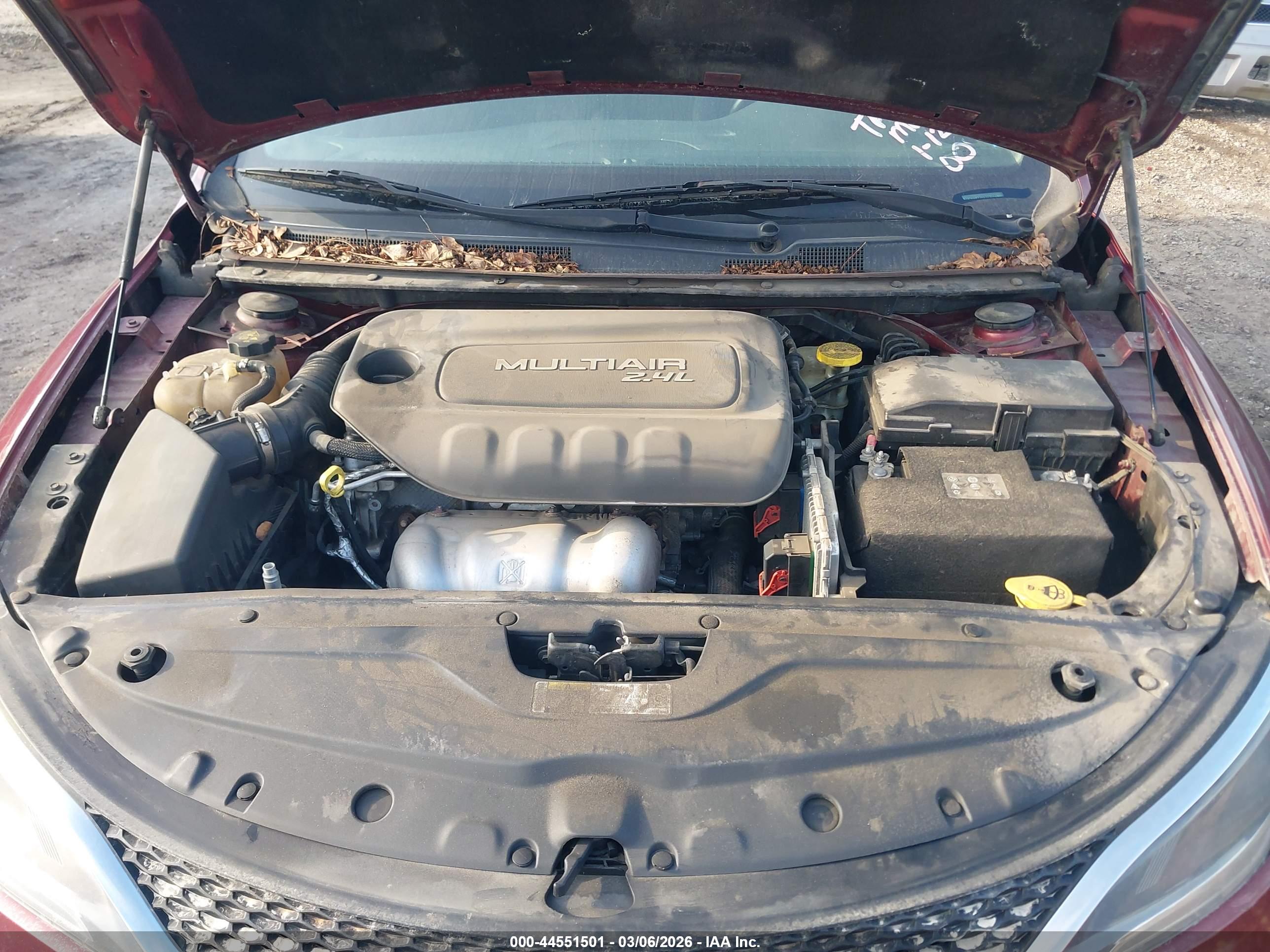 CHRYSLER 200 image 10