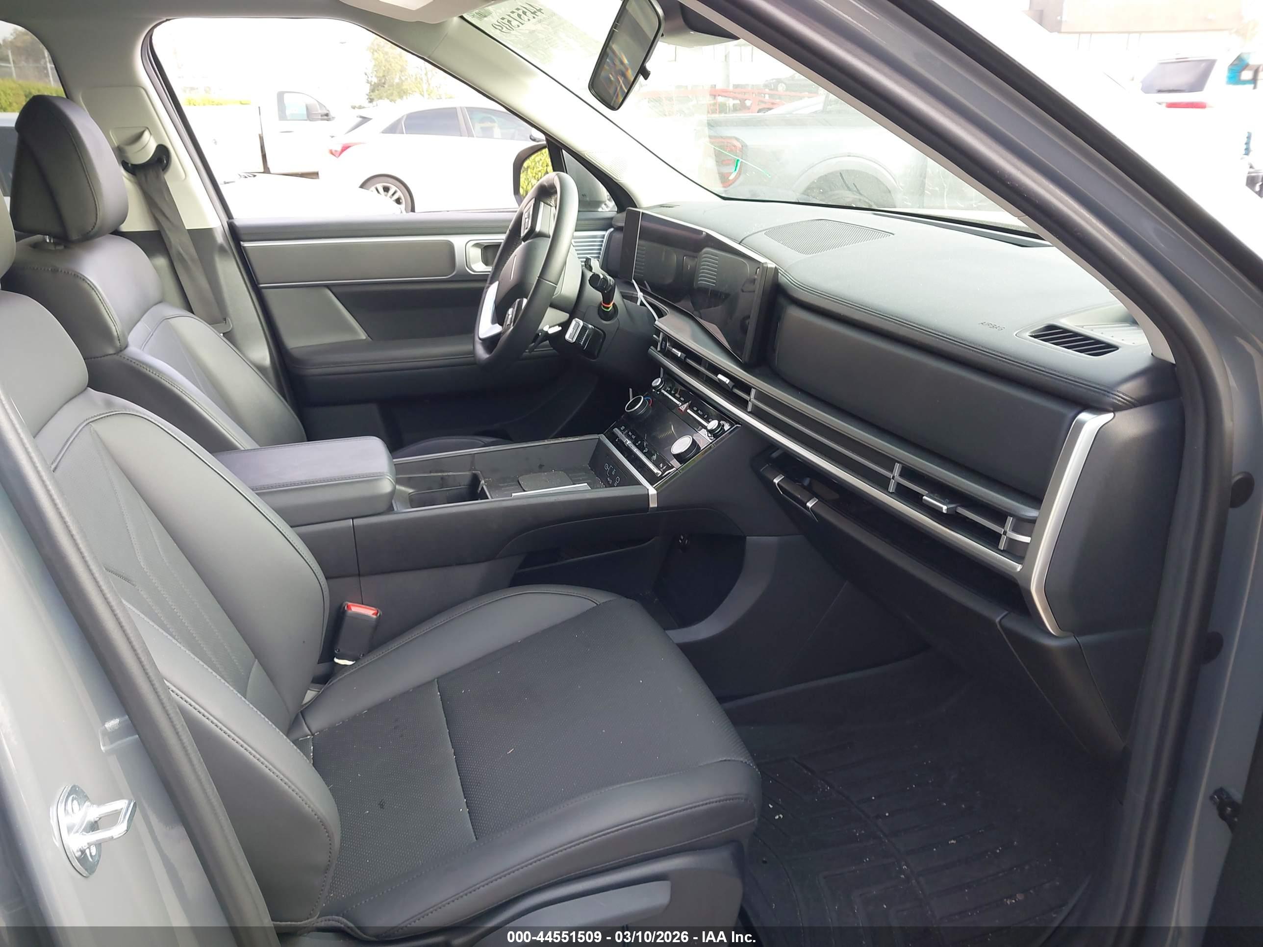 HYUNDAI SANTA image 5