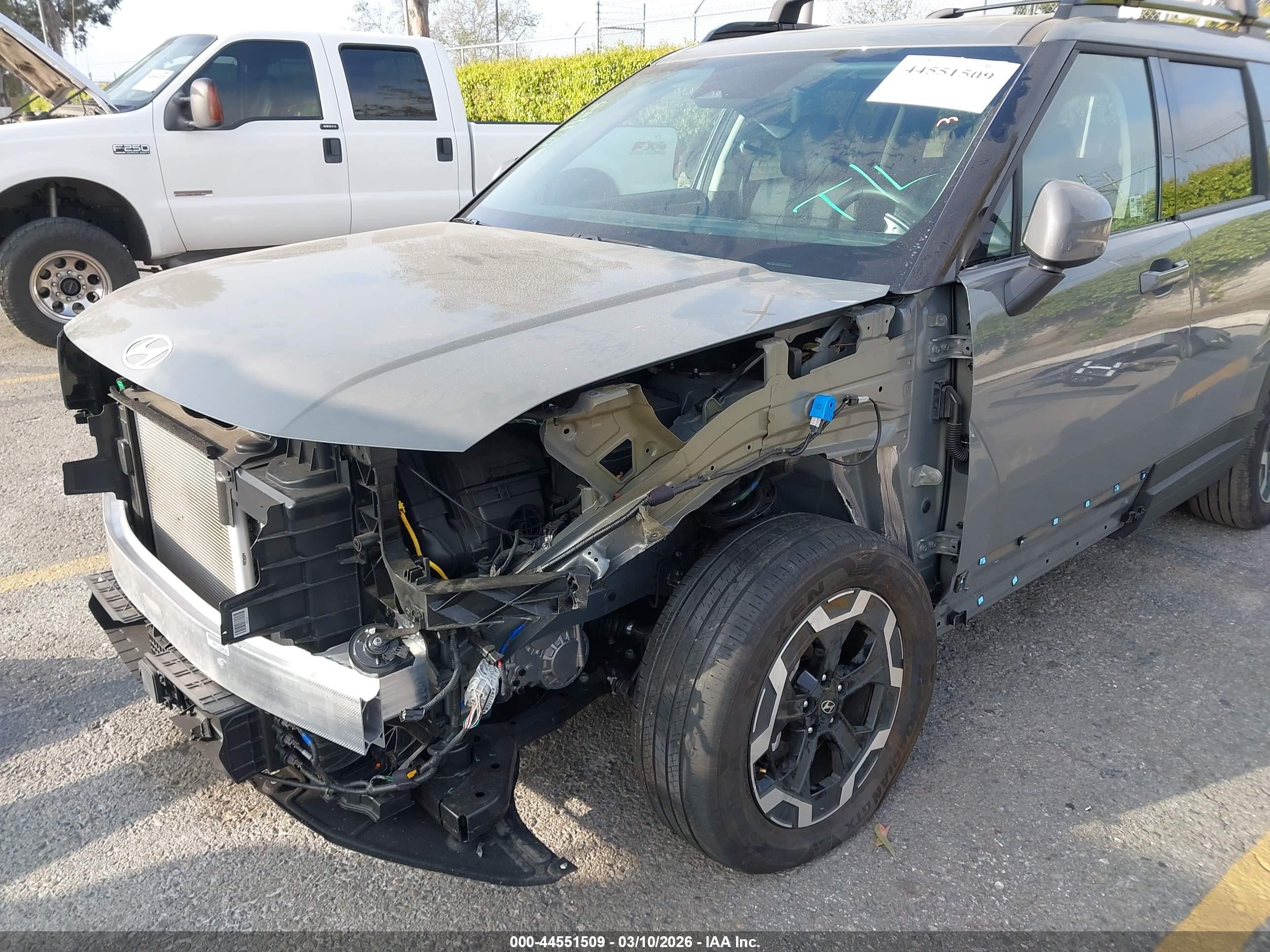 HYUNDAI SANTA image 6