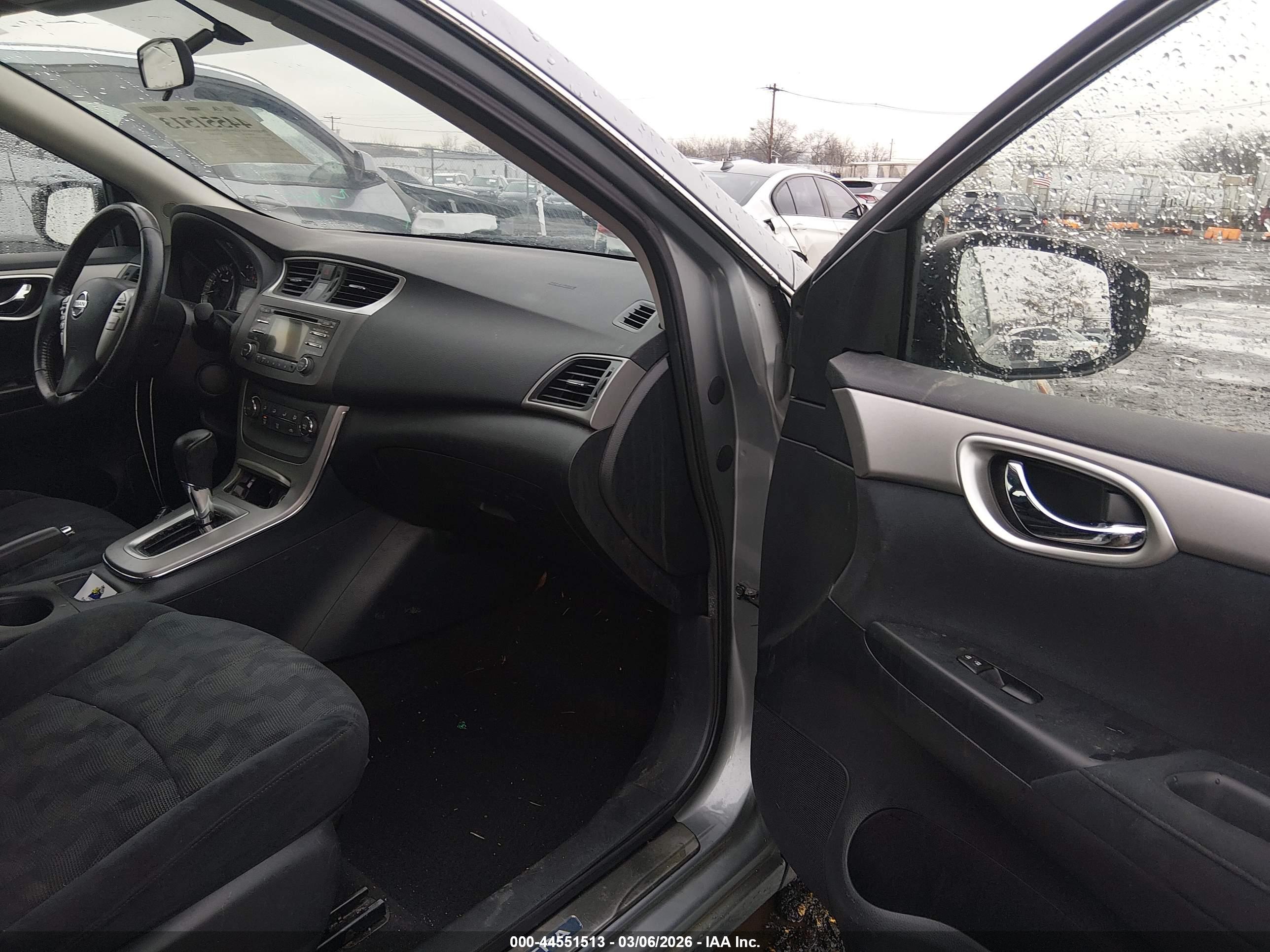 NISSAN SENTRA image 5