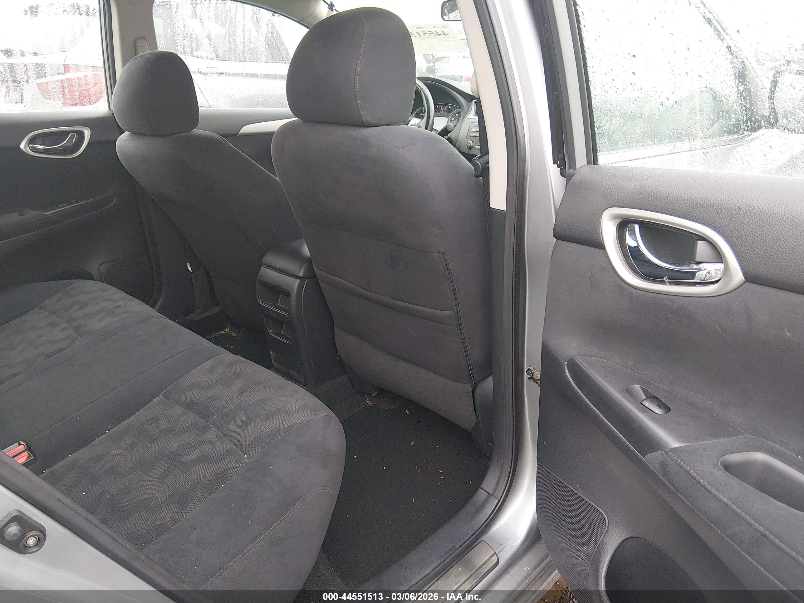 NISSAN SENTRA image 8