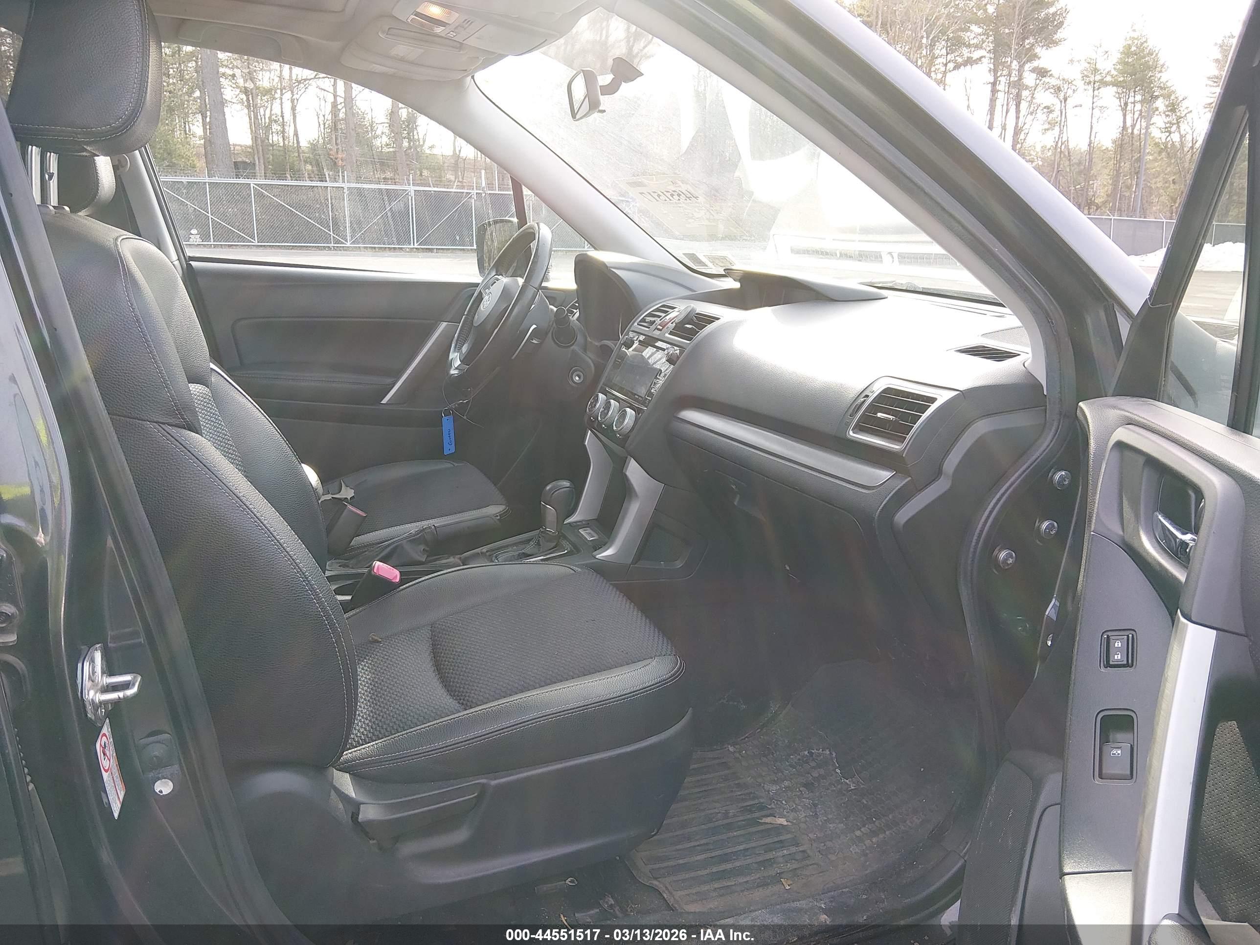 SUBARU FORESTER image 5