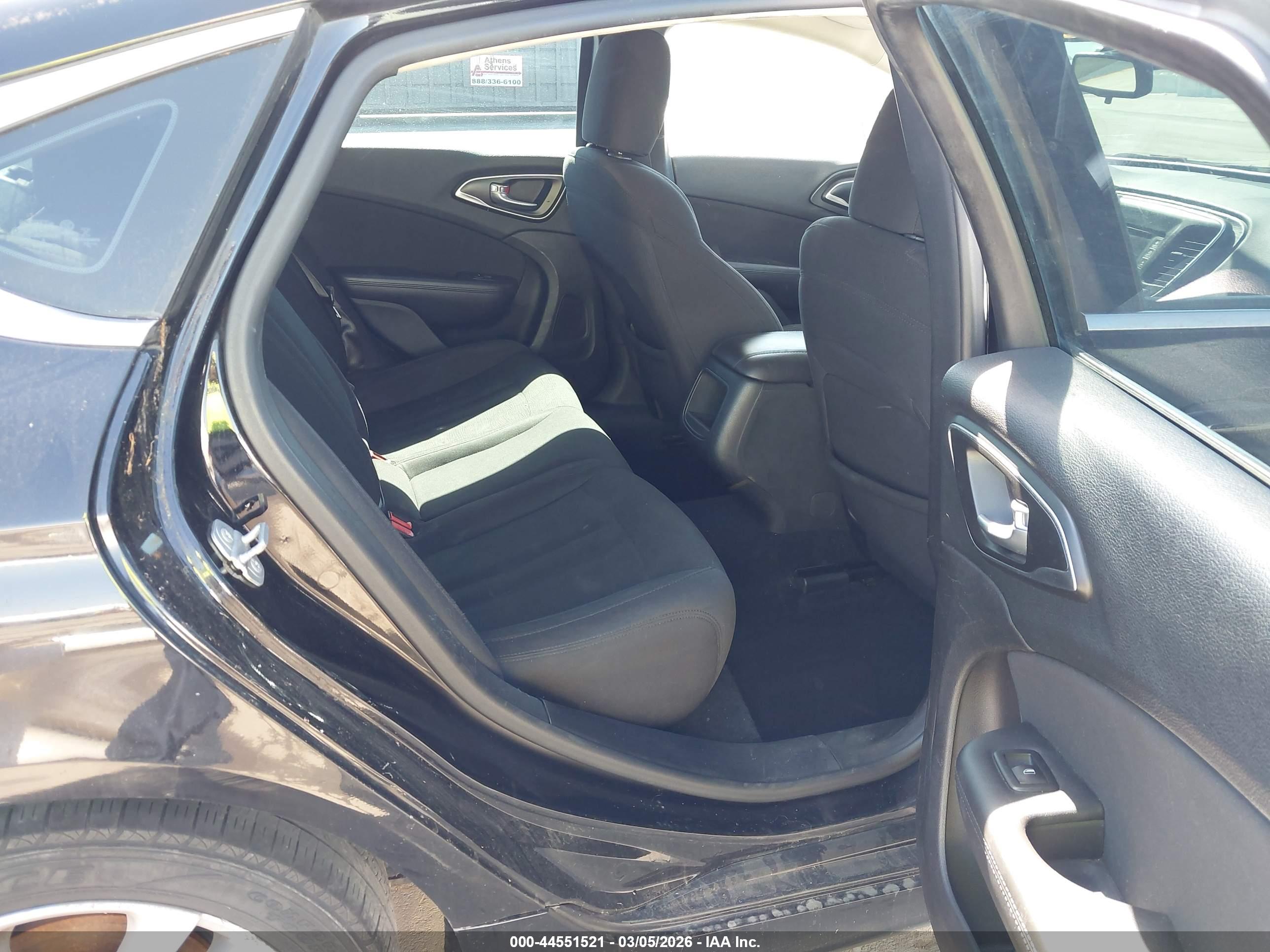CHRYSLER 200 image 8