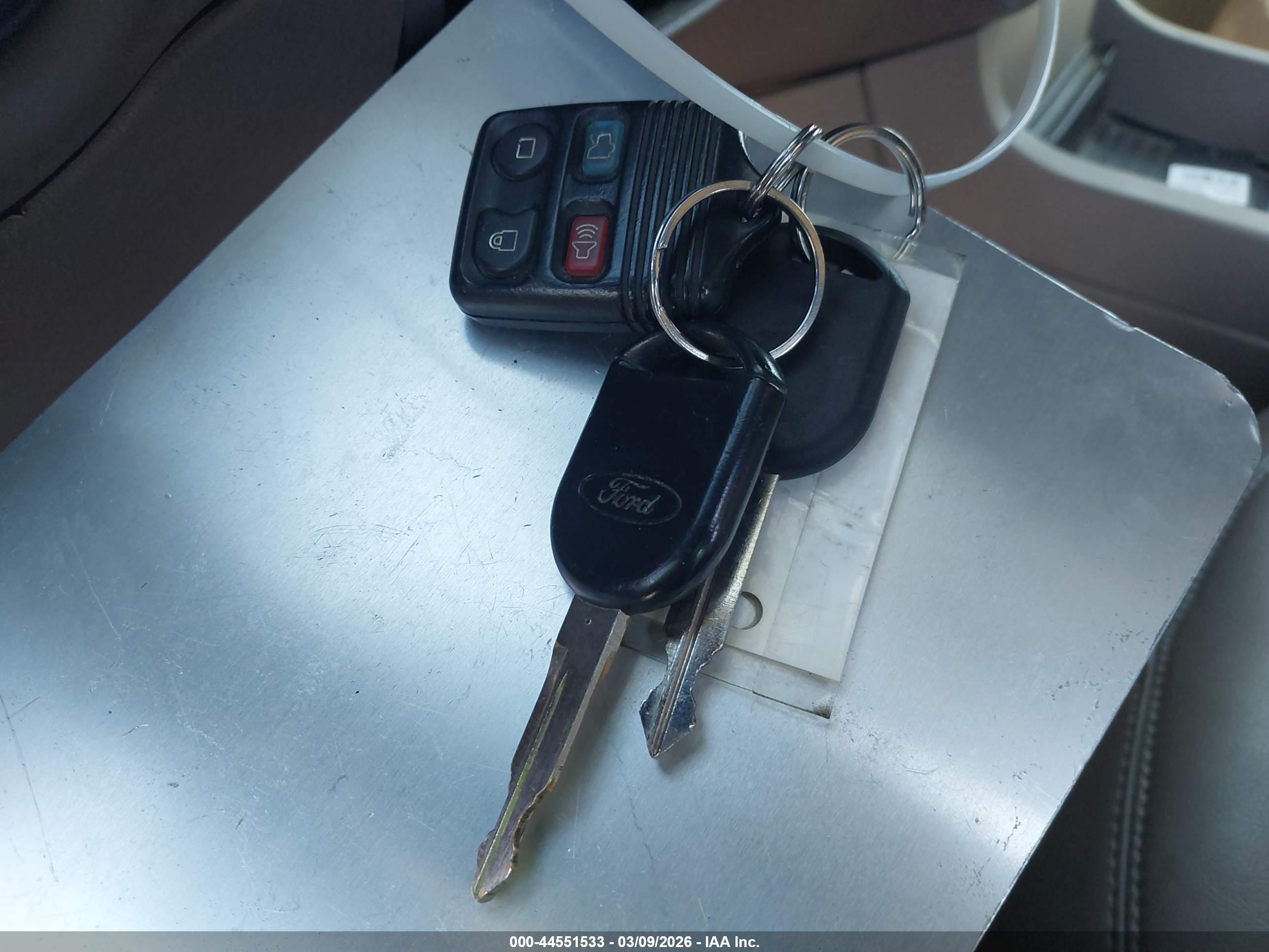 FORD EXPLORER image 11