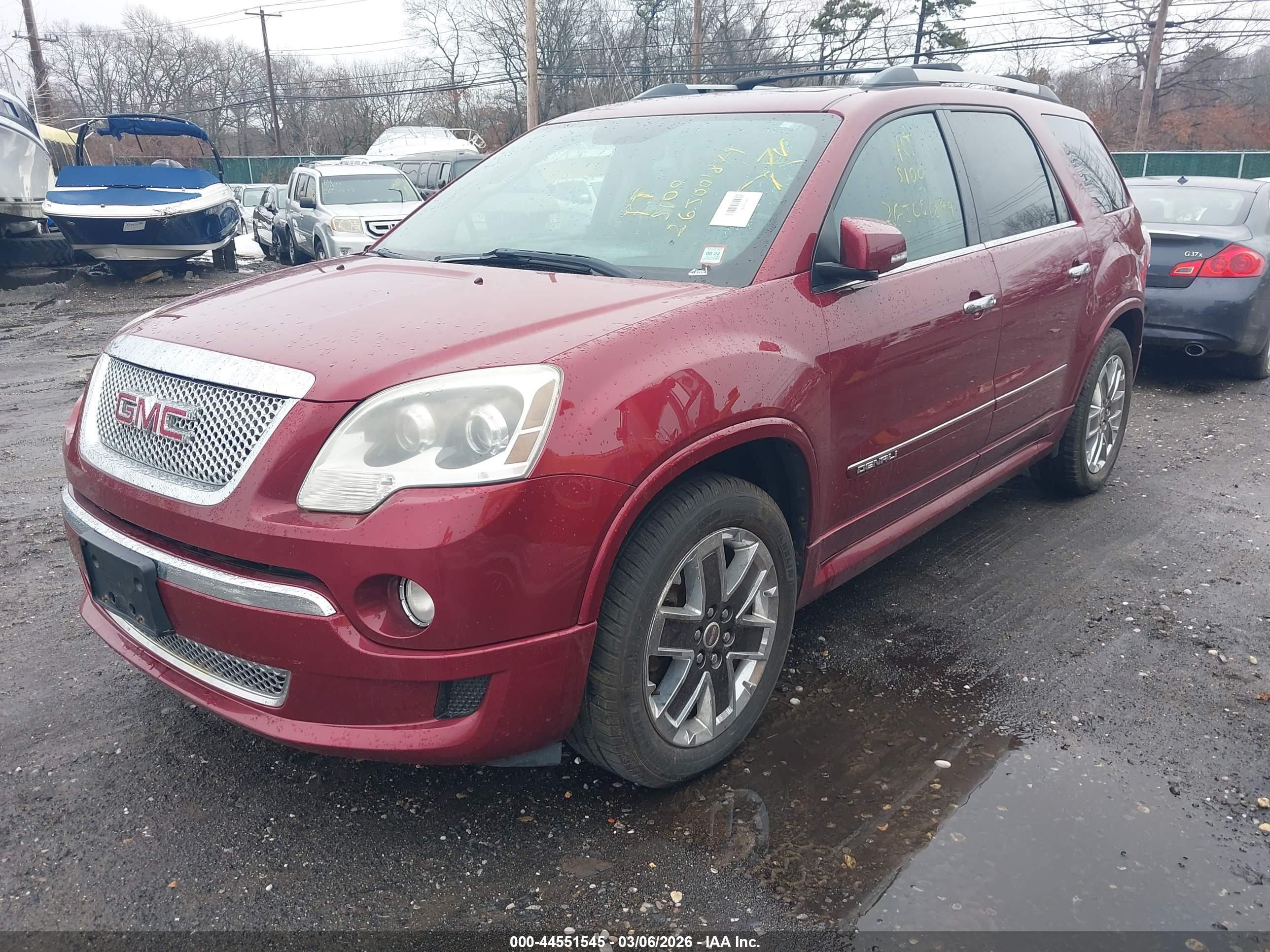 GMC ACADIA image 2