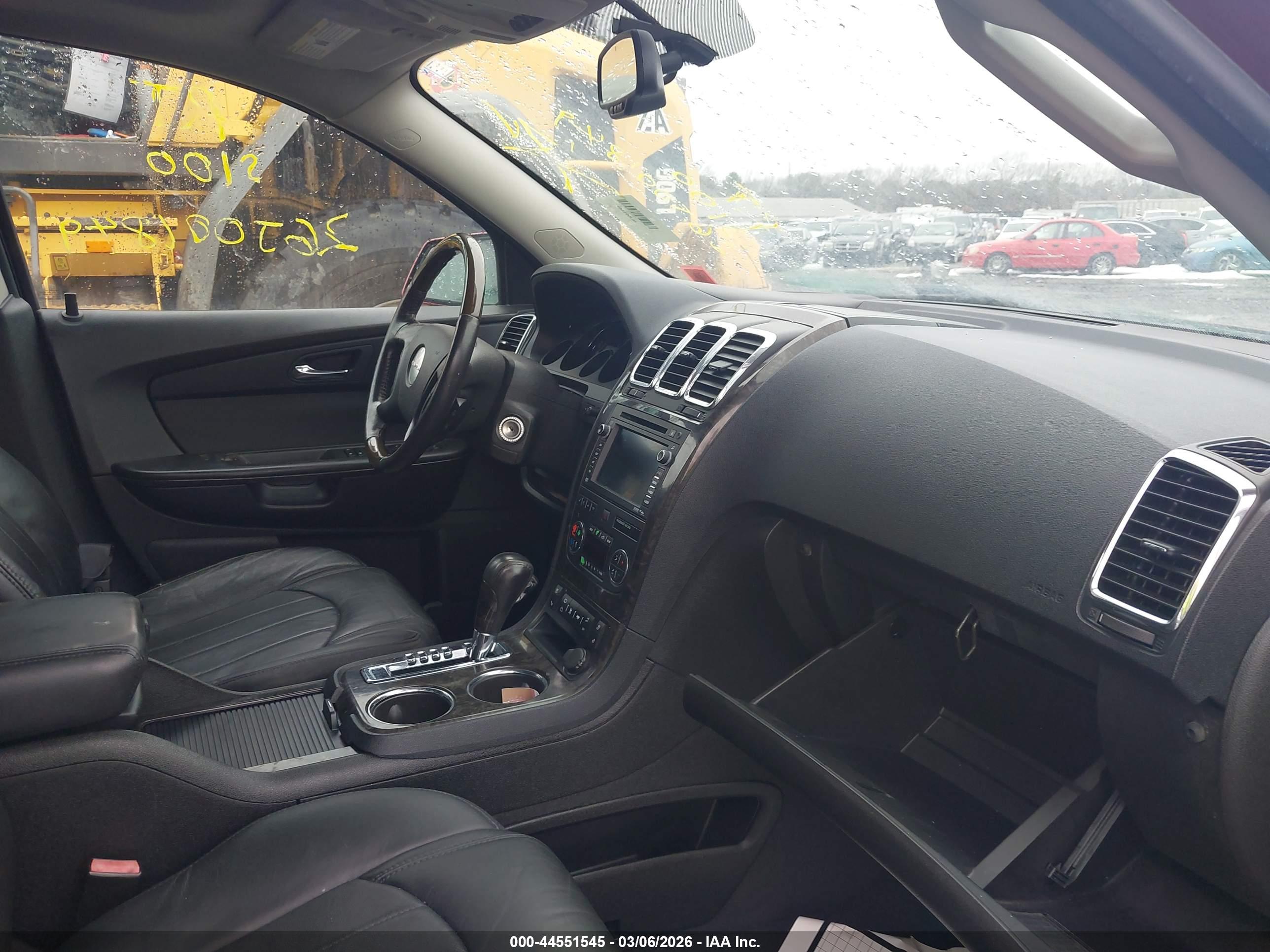 GMC ACADIA image 5