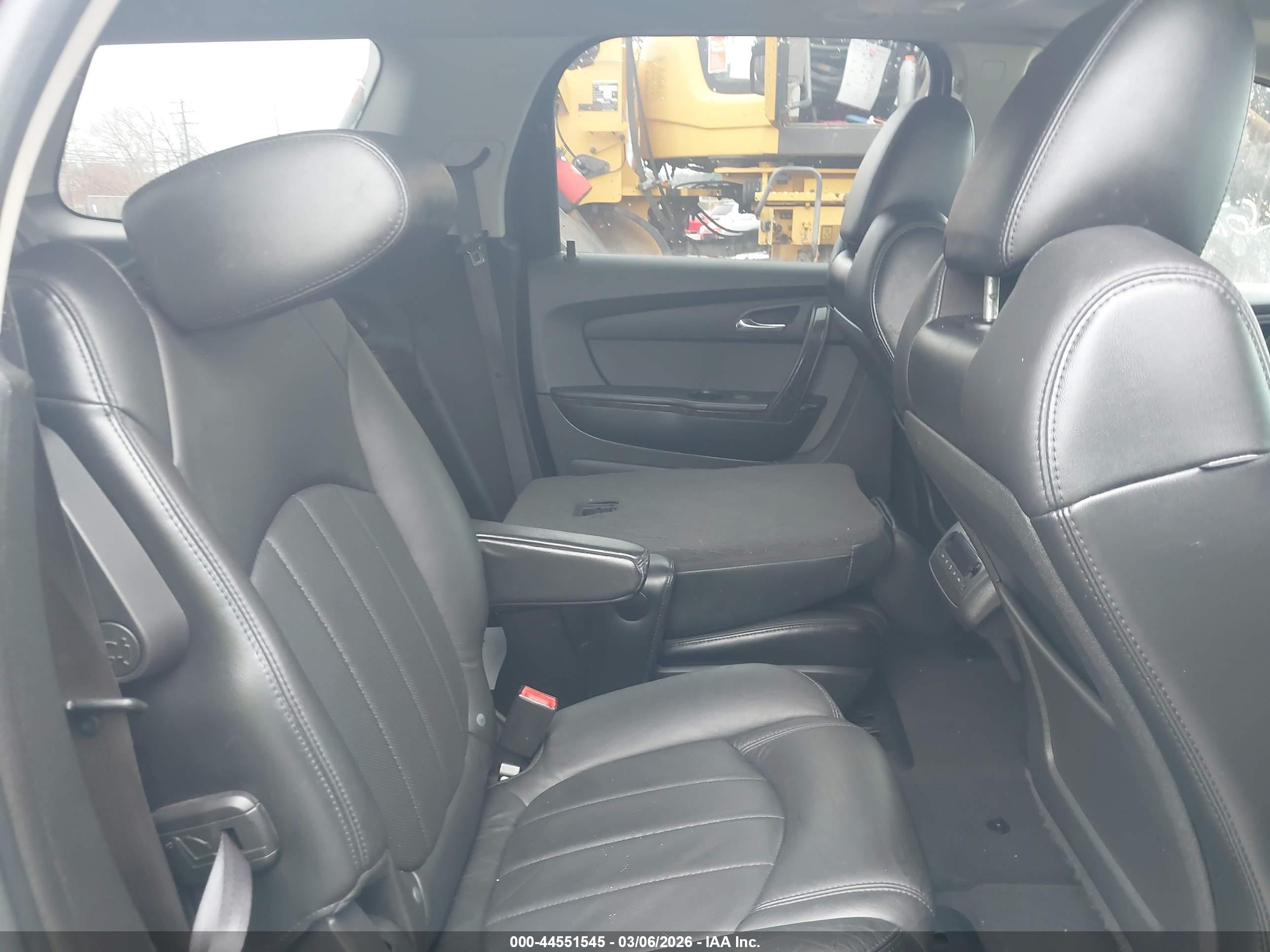 GMC ACADIA image 8