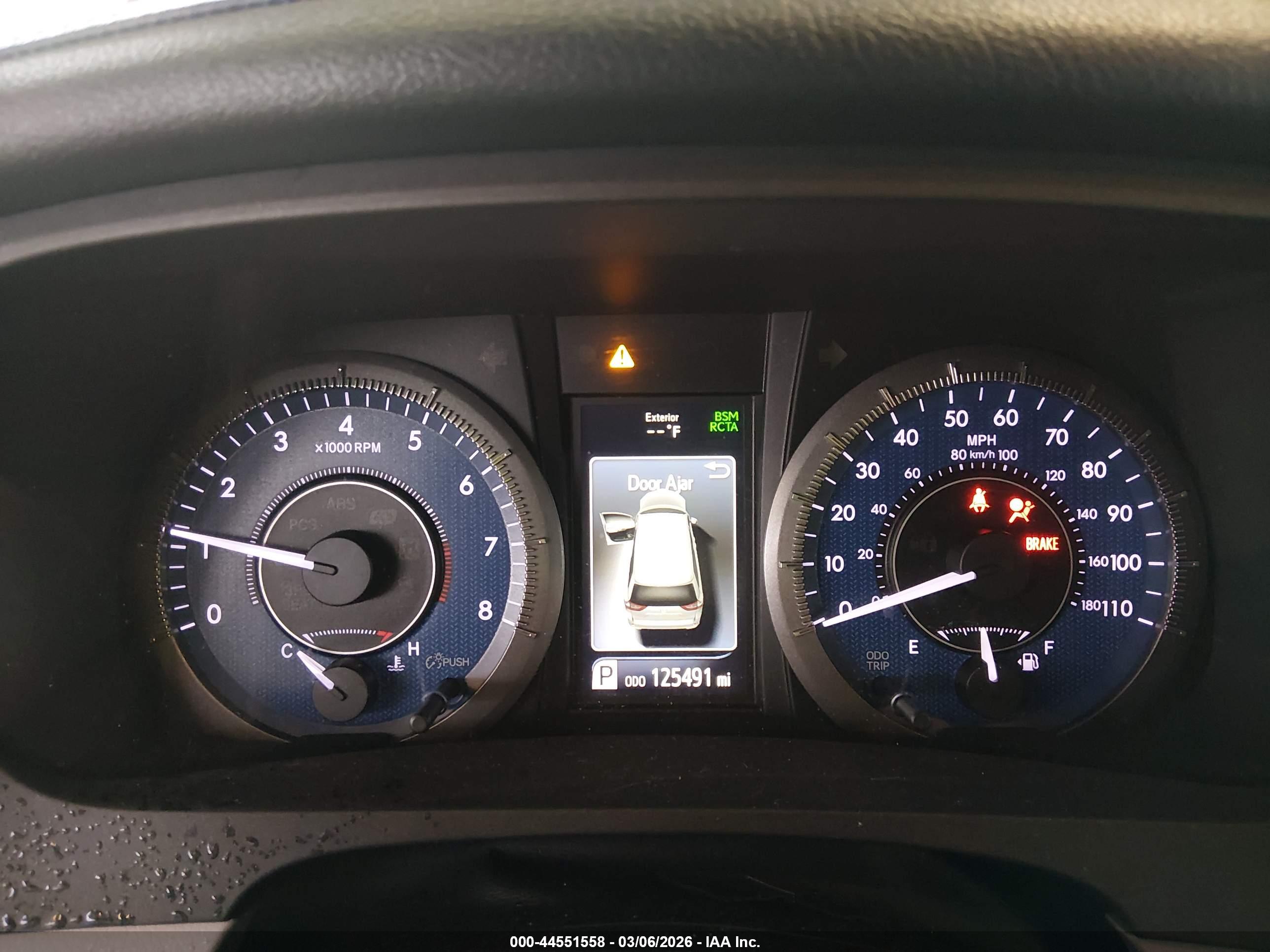 TOYOTA SIENNA image 7