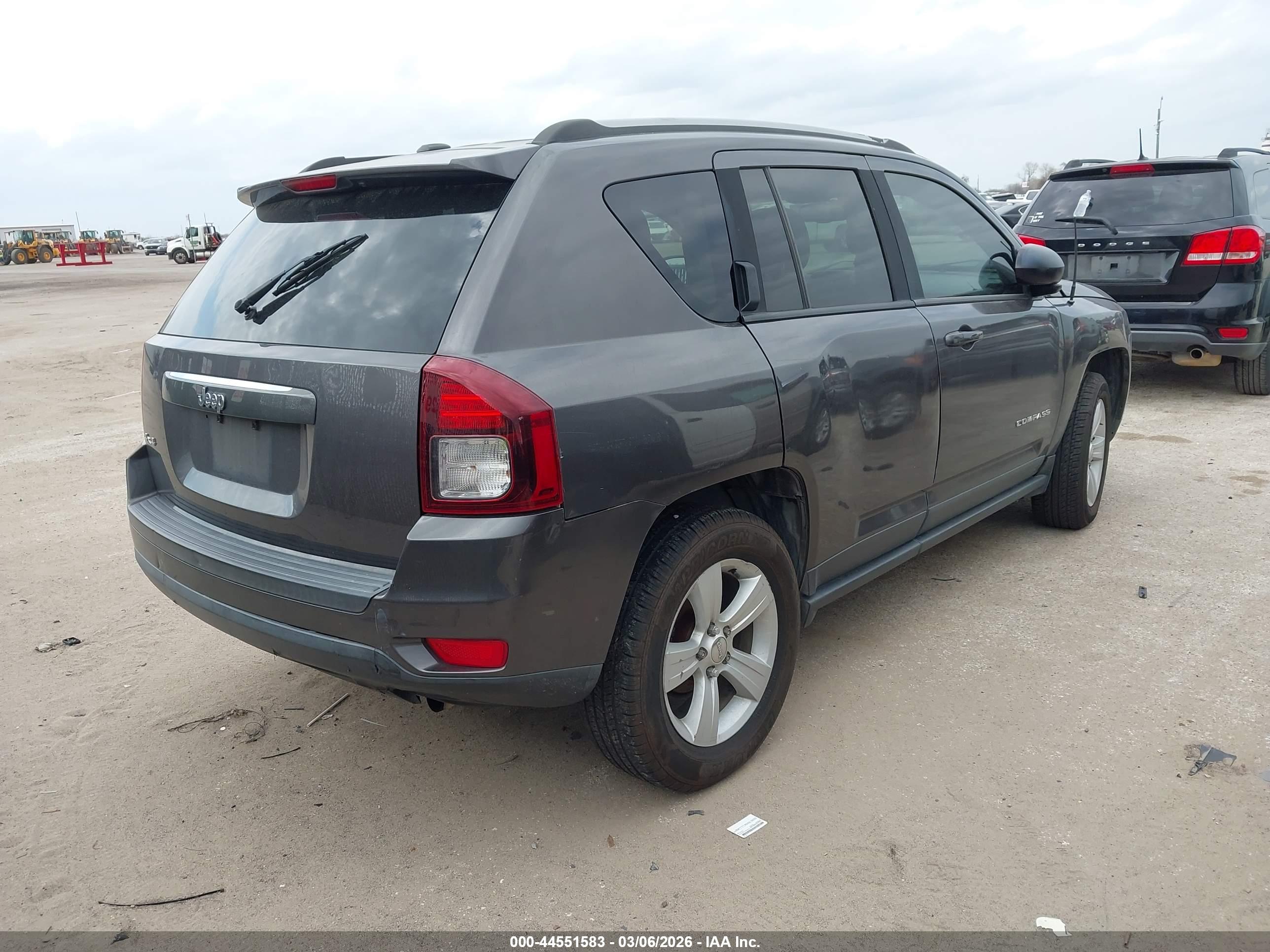JEEP COMPASS image 4