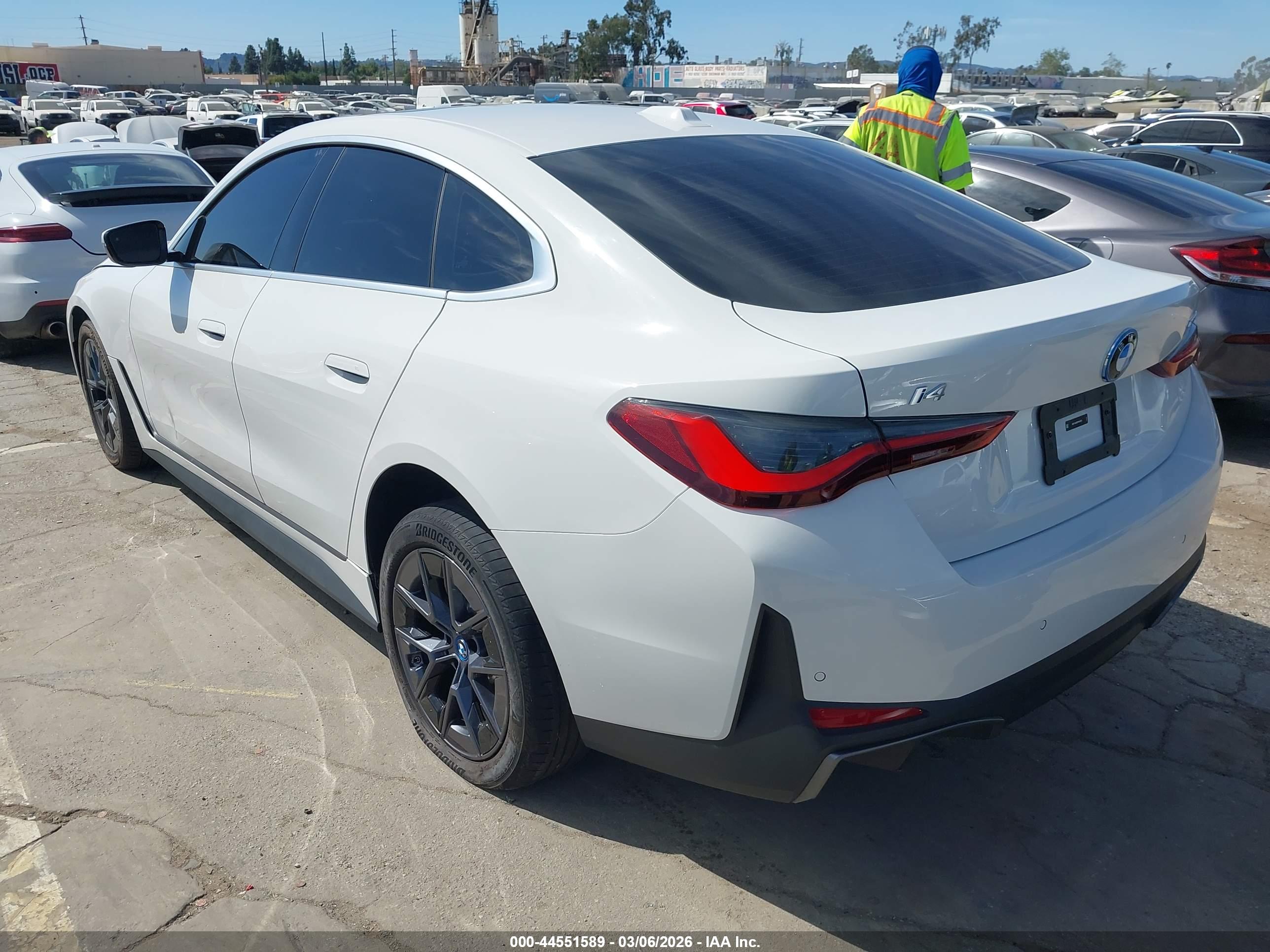BMW I4 image 3