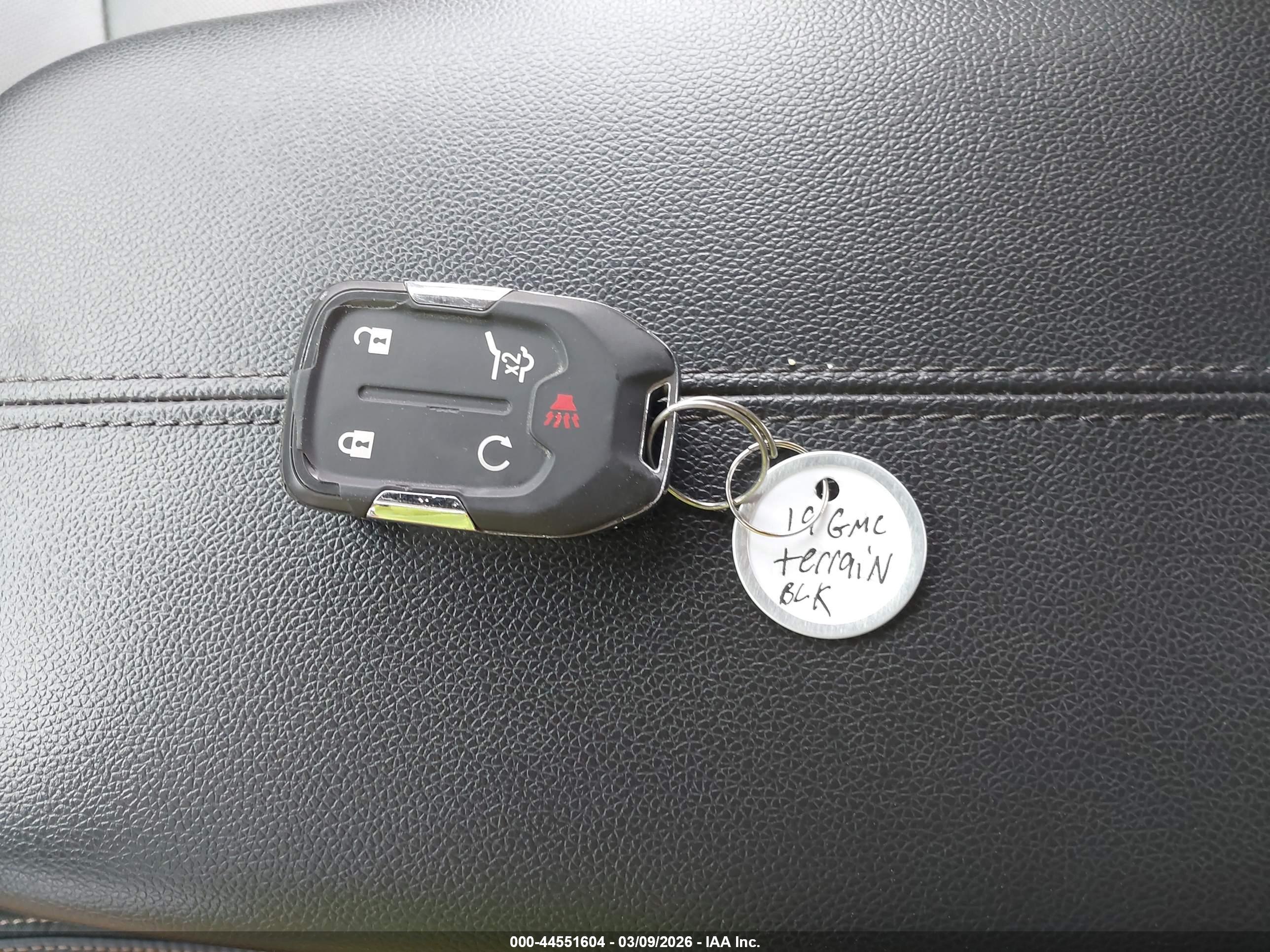 GMC TERRAIN image 11
