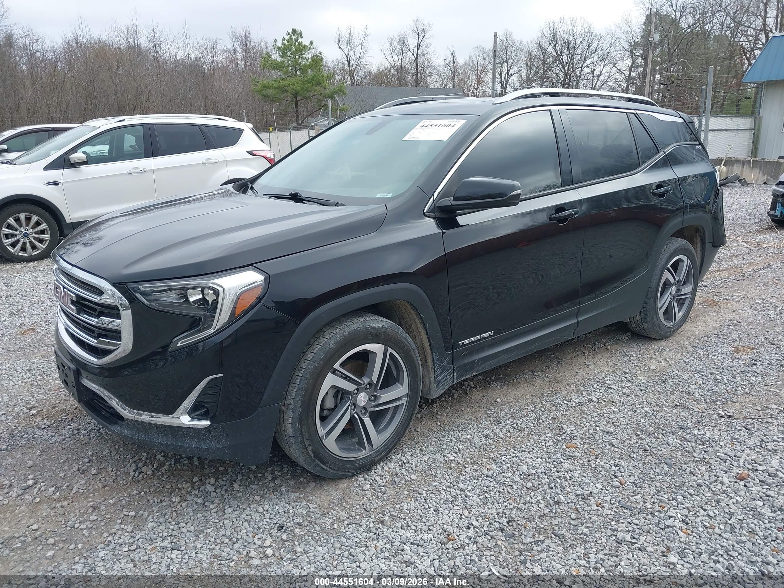GMC TERRAIN image 2
