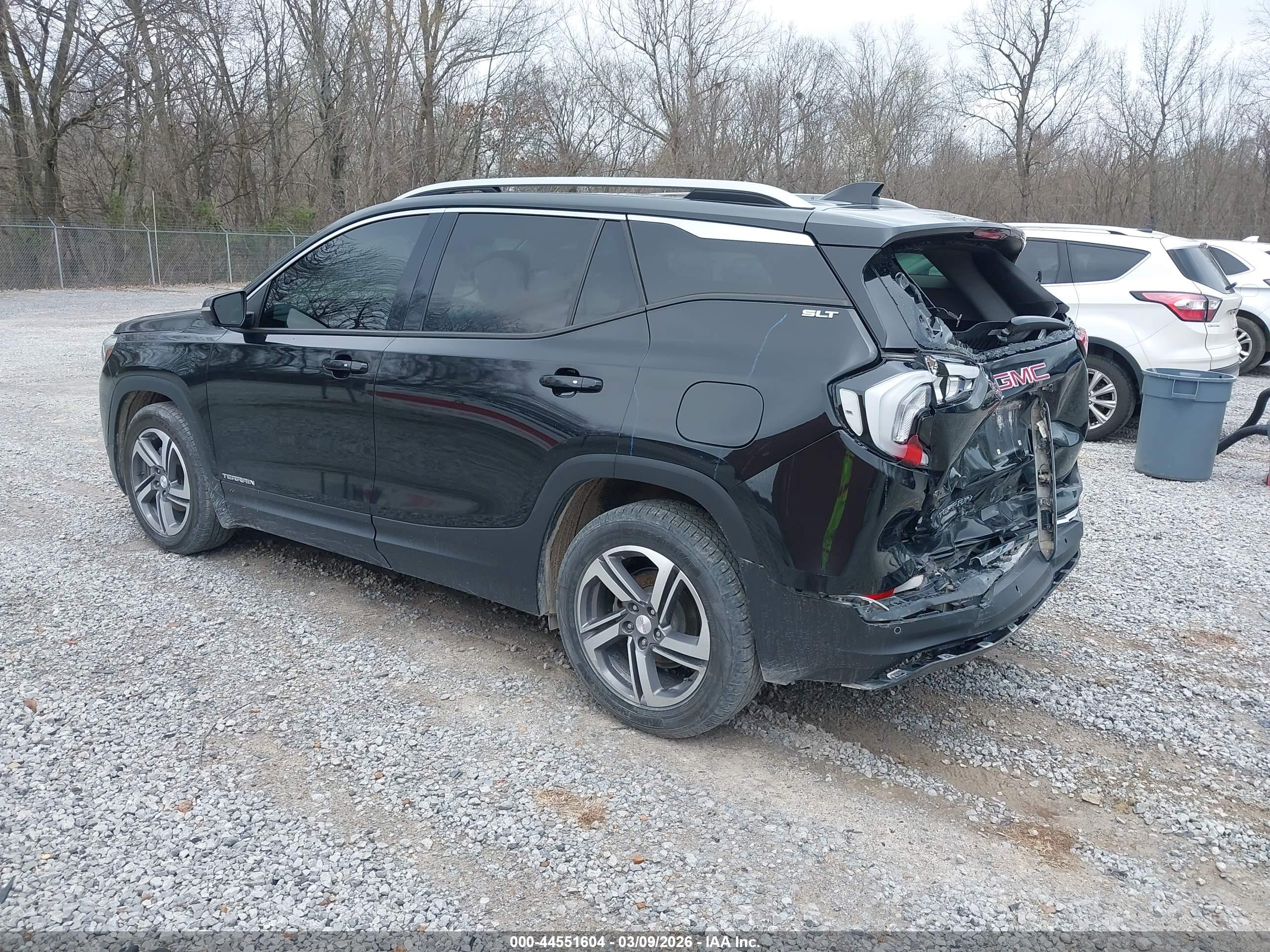 GMC TERRAIN image 3