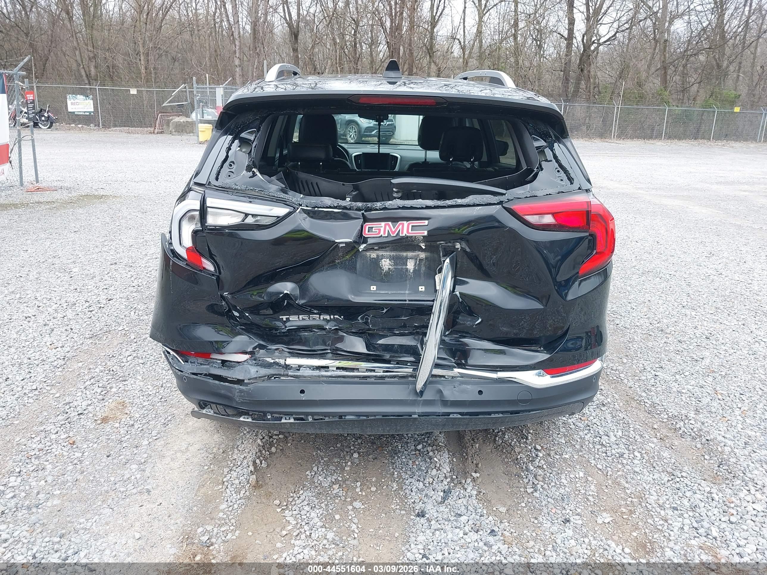 GMC TERRAIN image 6