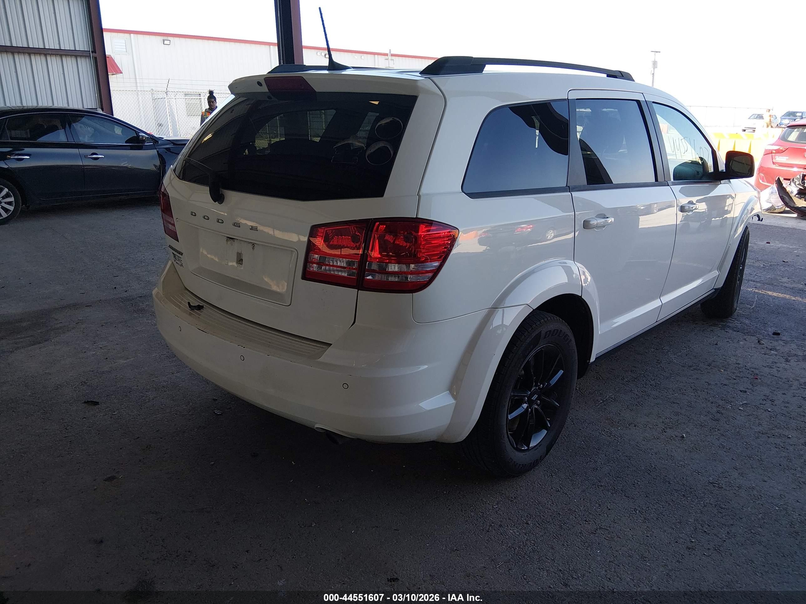 DODGE JOURNEY image 4