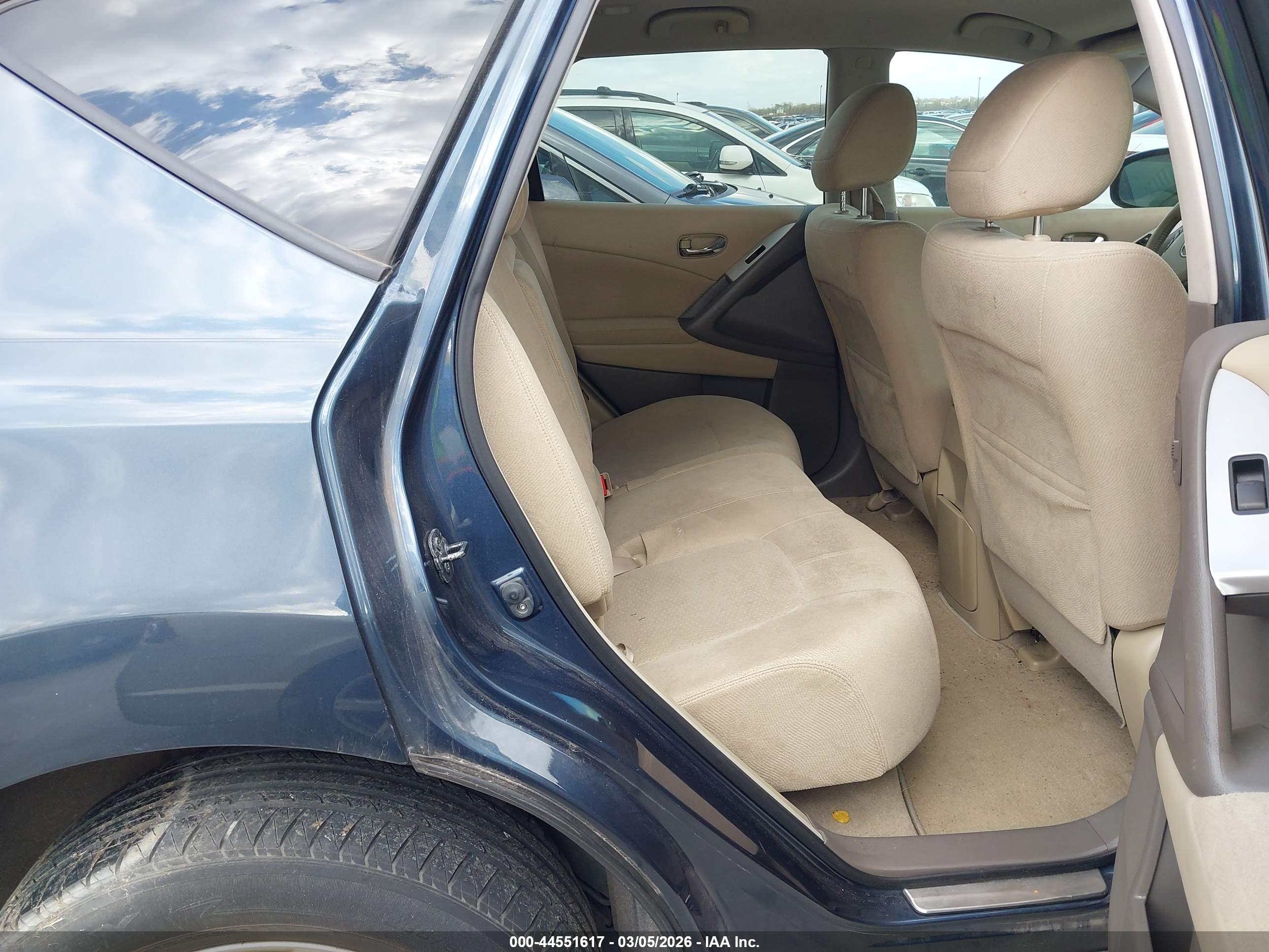 NISSAN MURANO image 8