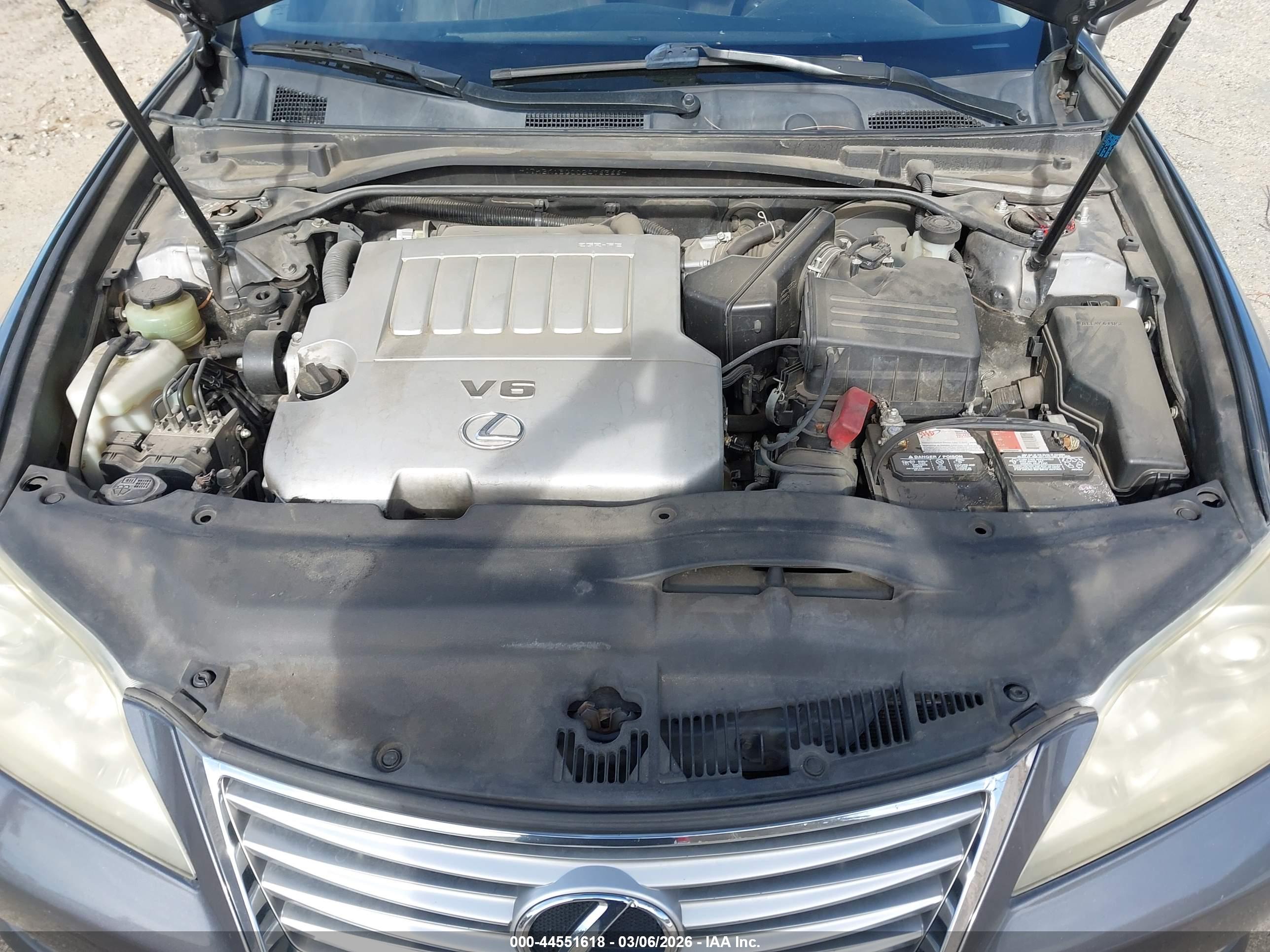 LEXUS ES image 10