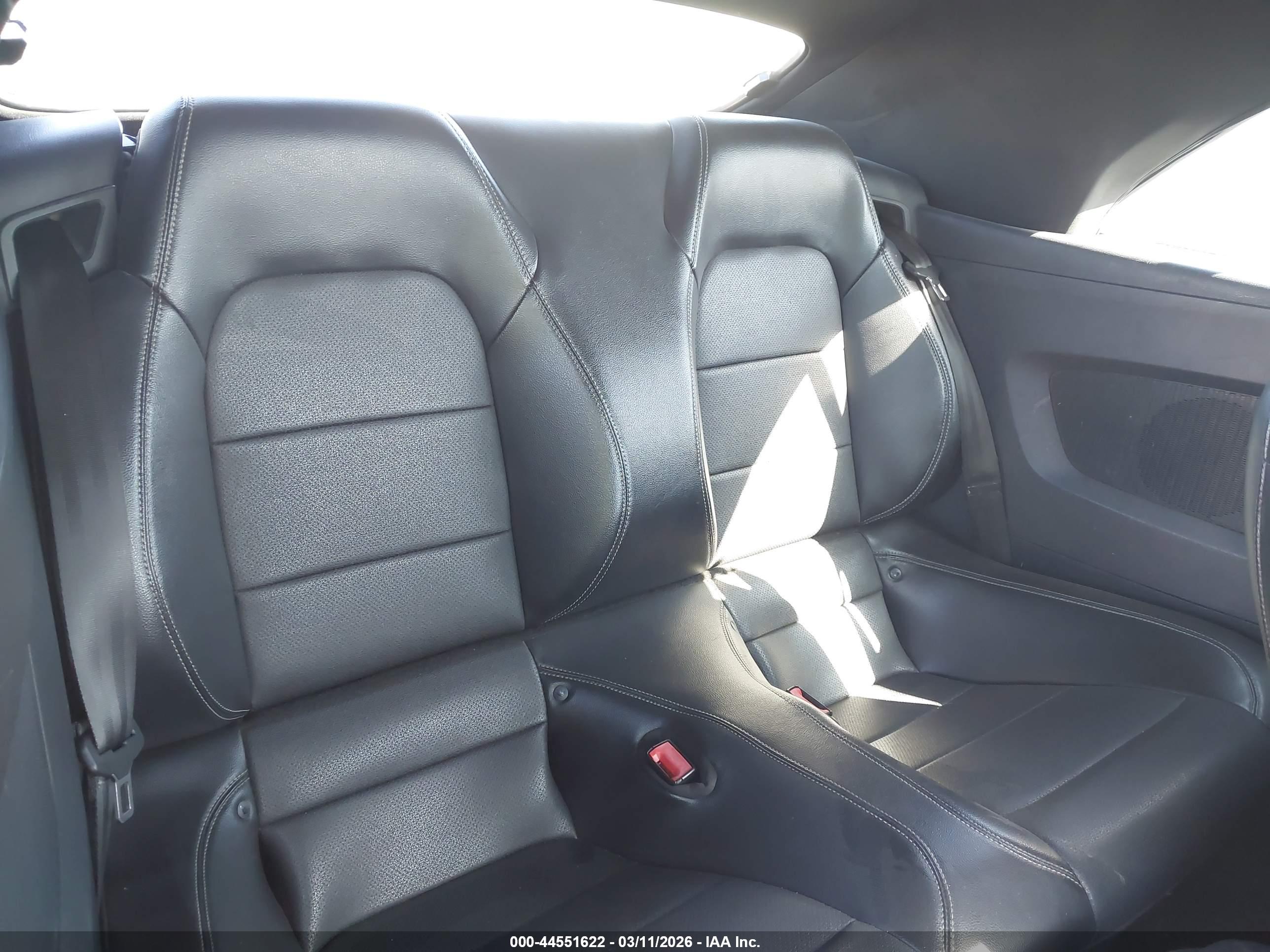 FORD MUSTANG image 8