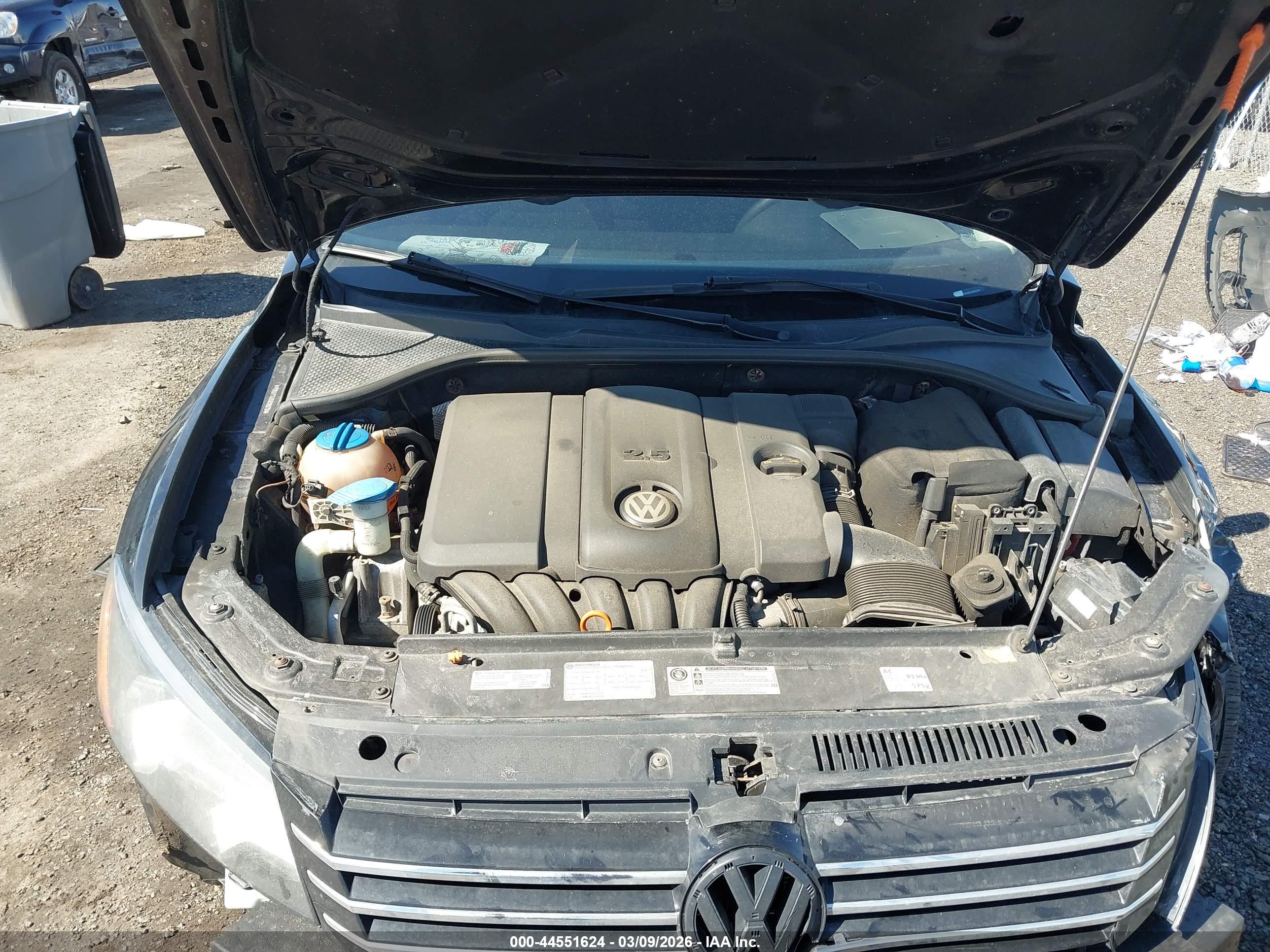 VOLKSWAGEN PASSAT image 10