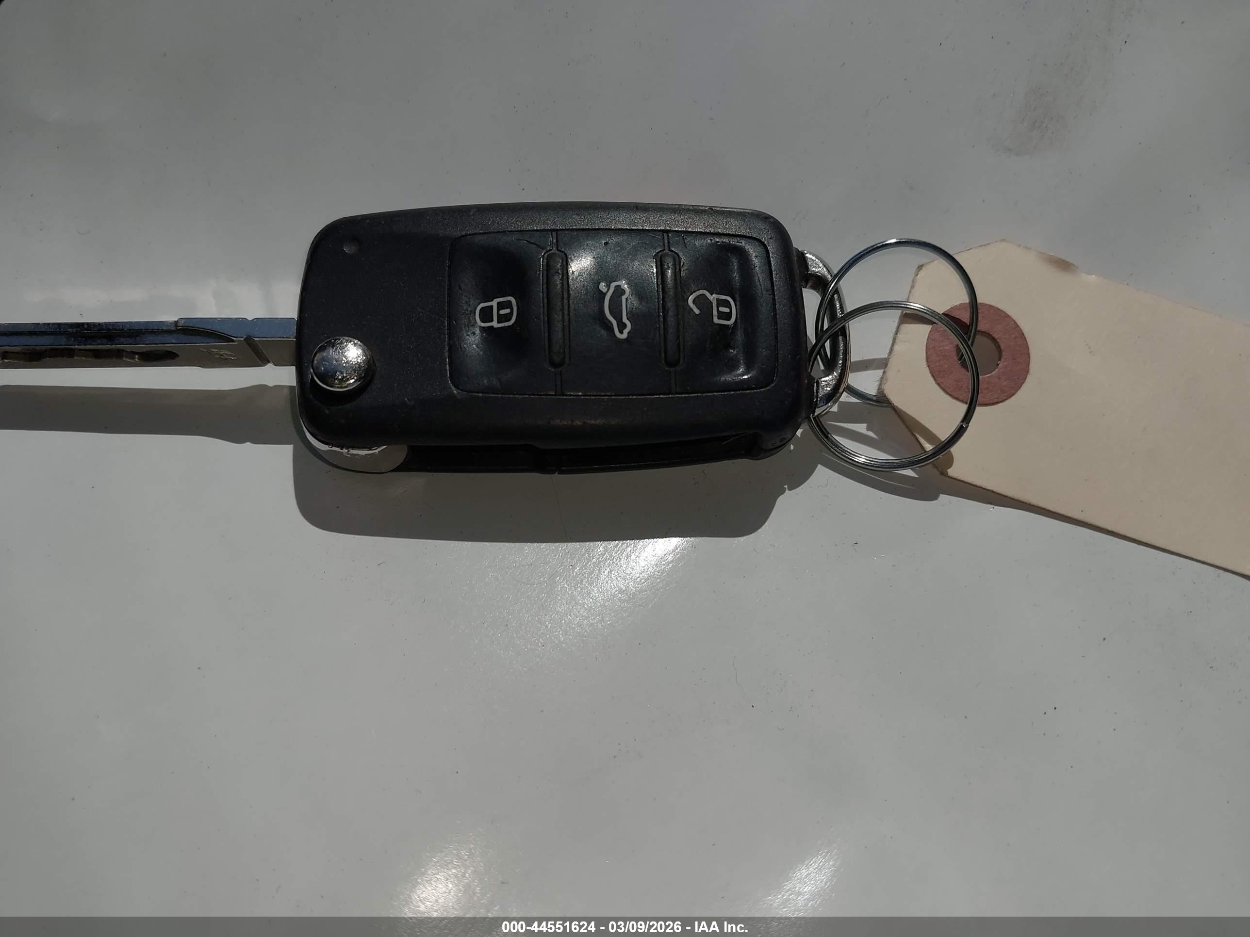 VOLKSWAGEN PASSAT image 11