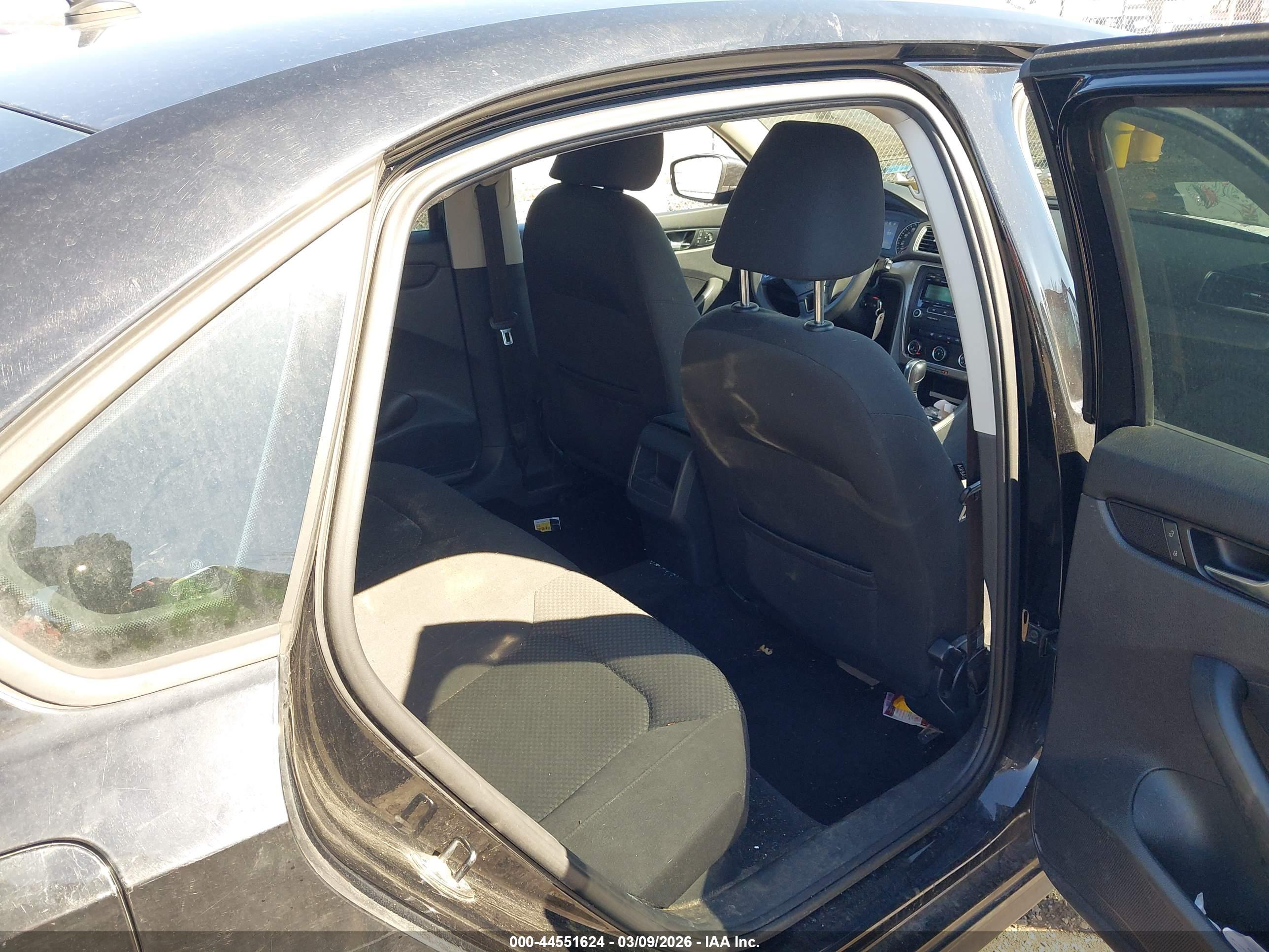 VOLKSWAGEN PASSAT image 8