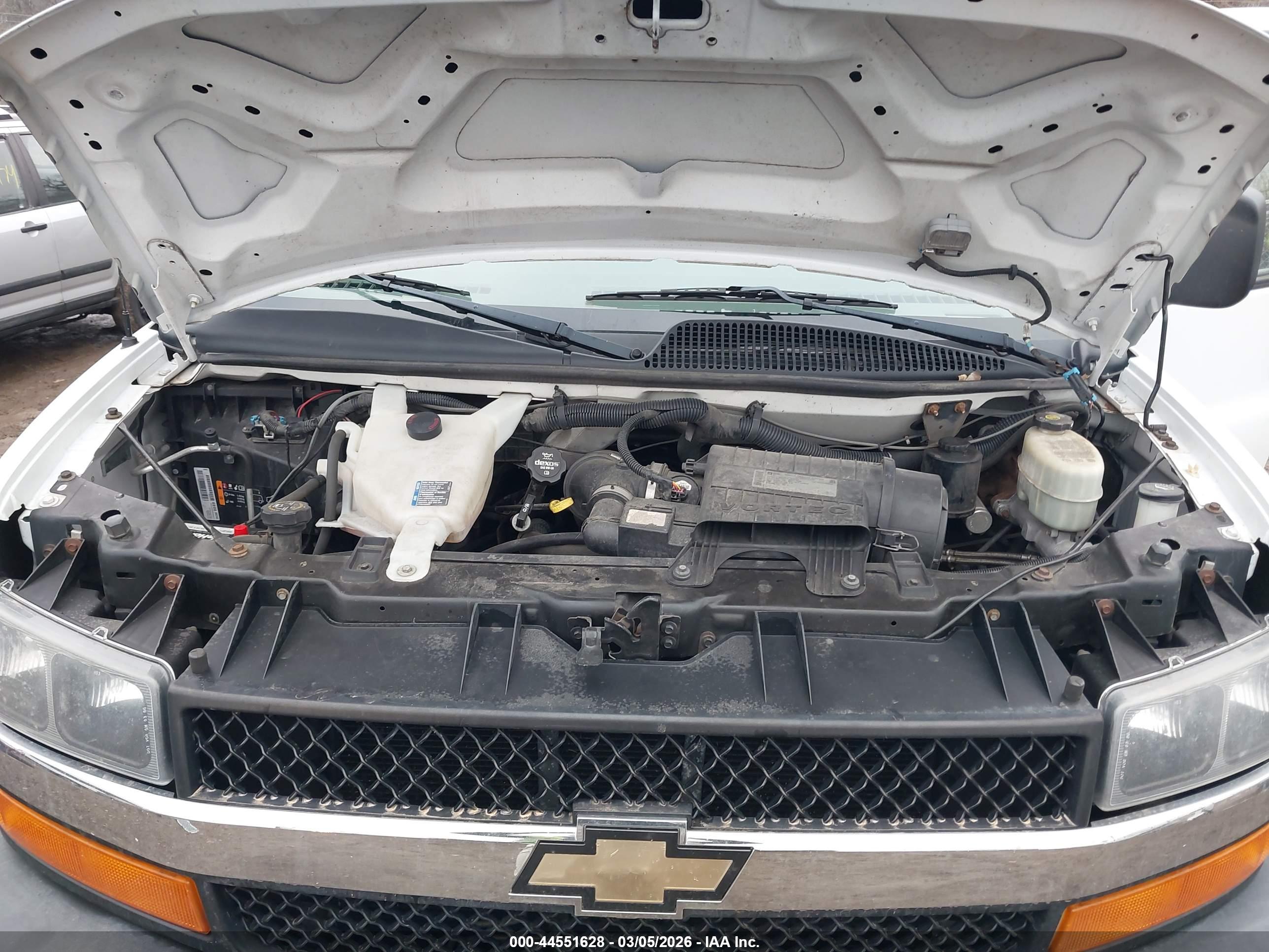 CHEVROLET EXPRESS image 10