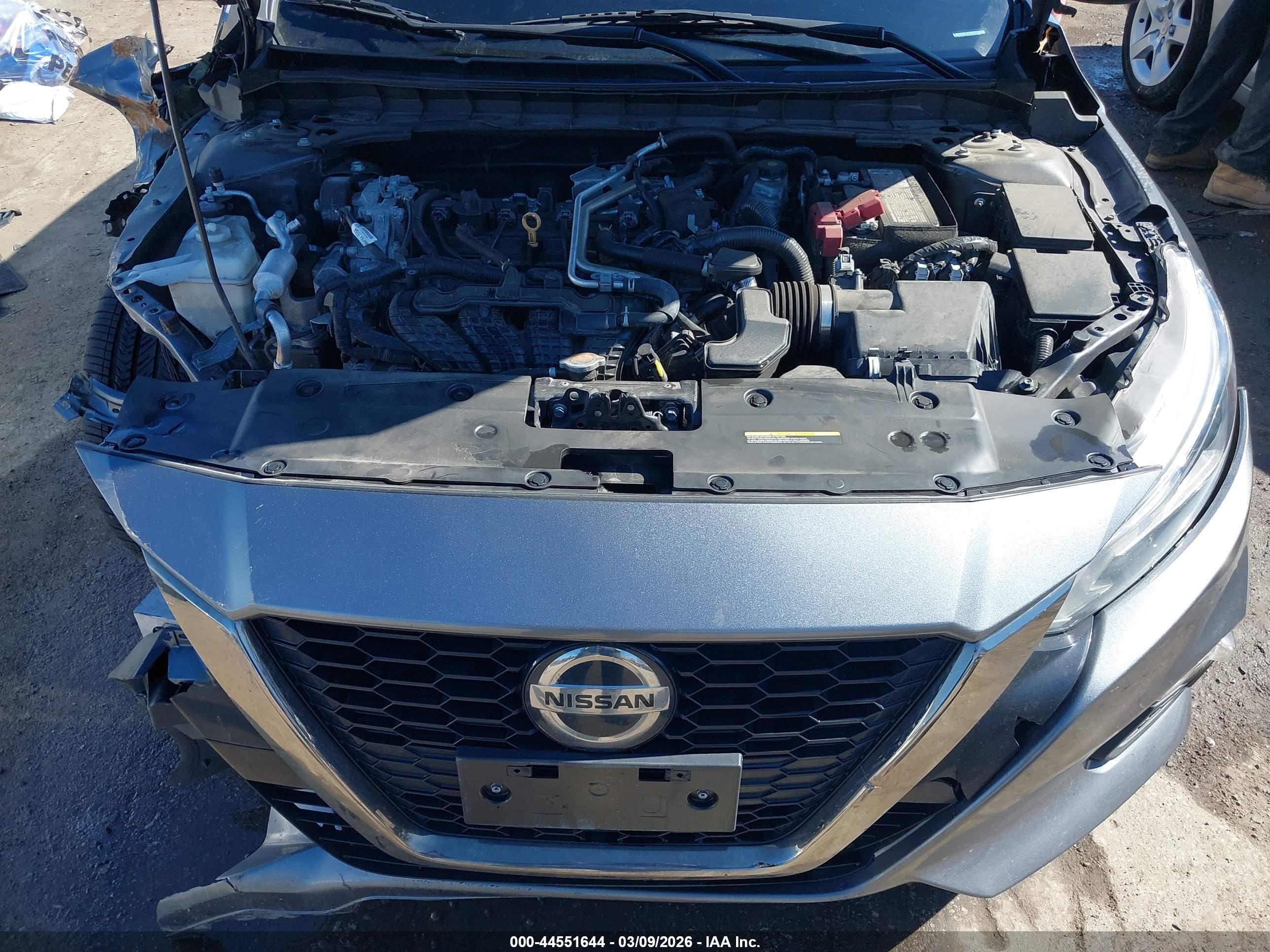 NISSAN ALTIMA image 10