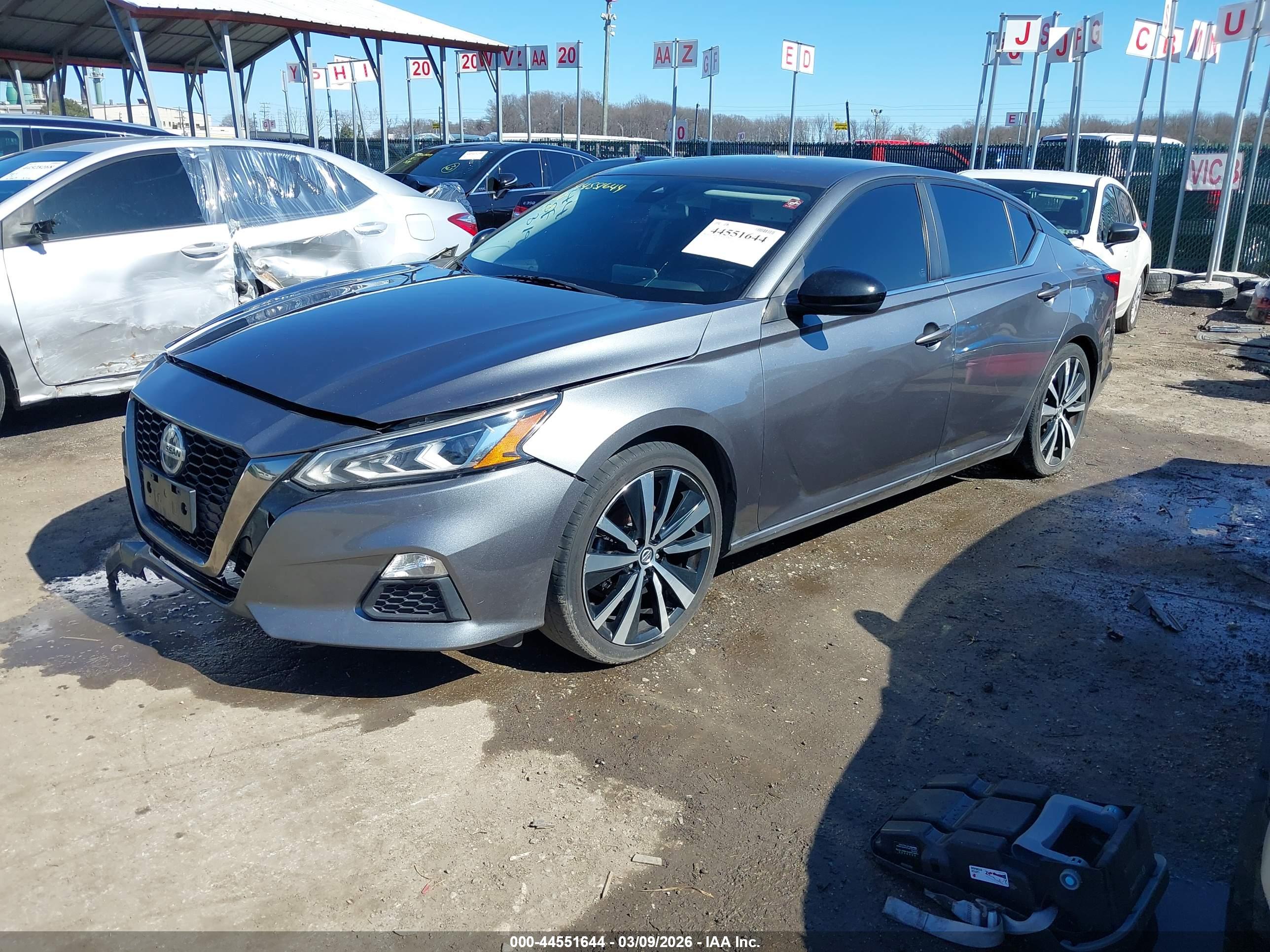 NISSAN ALTIMA image 2