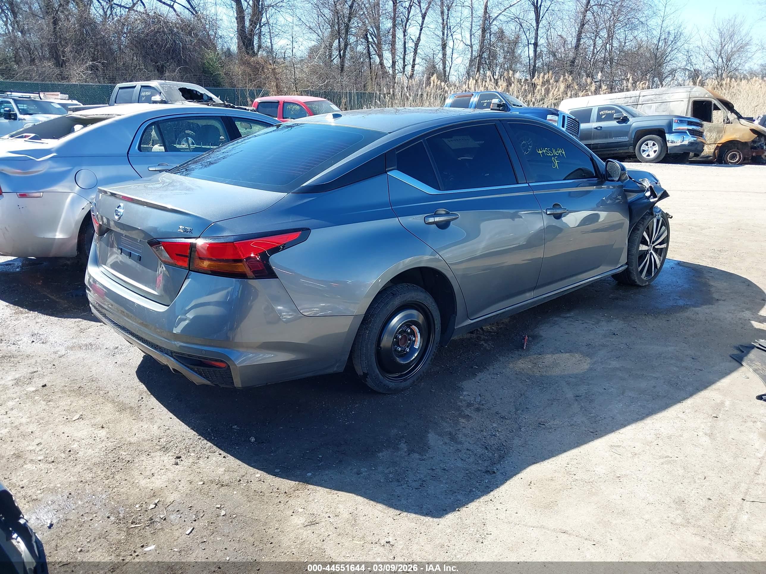 NISSAN ALTIMA image 4