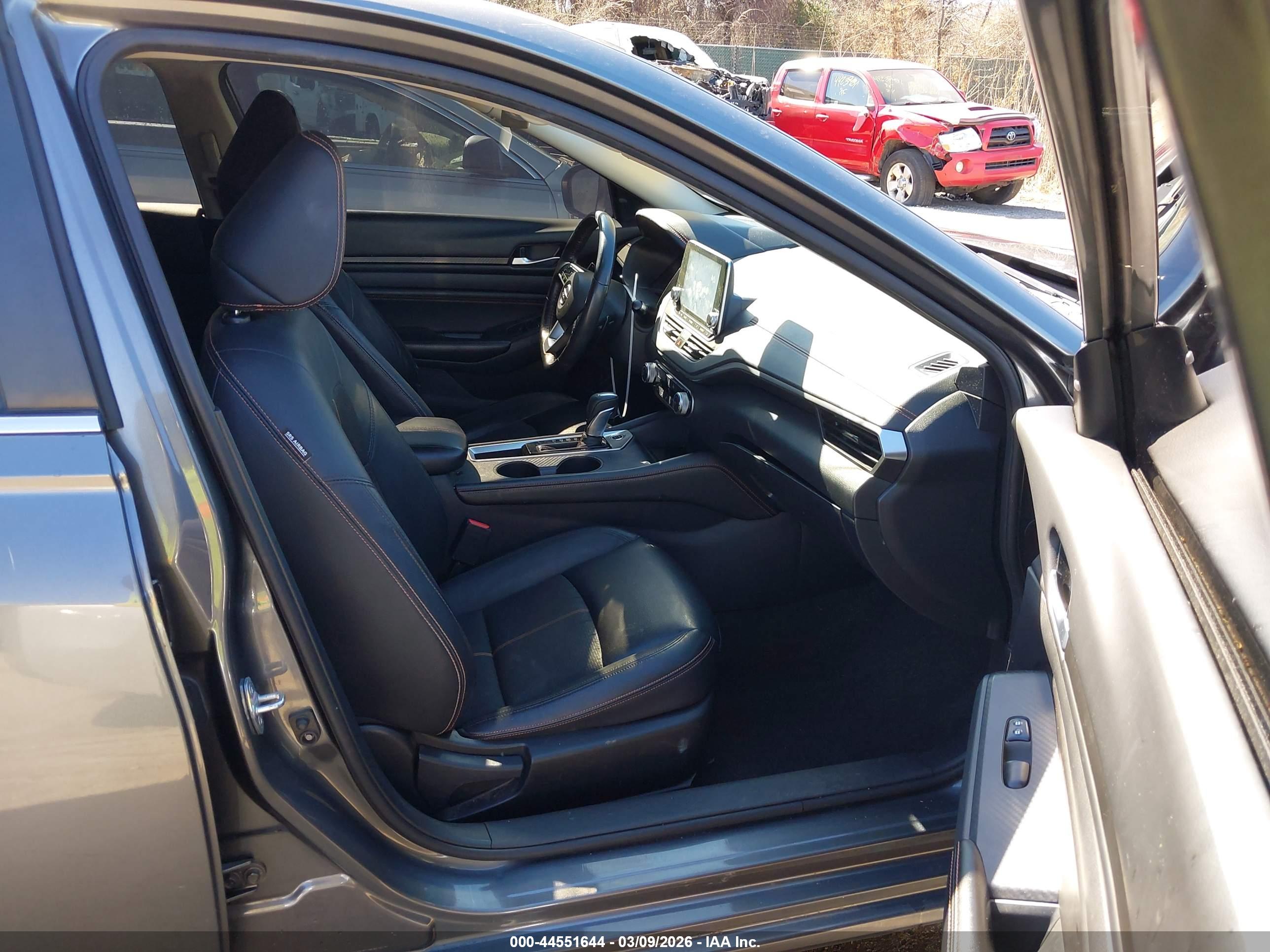NISSAN ALTIMA image 5