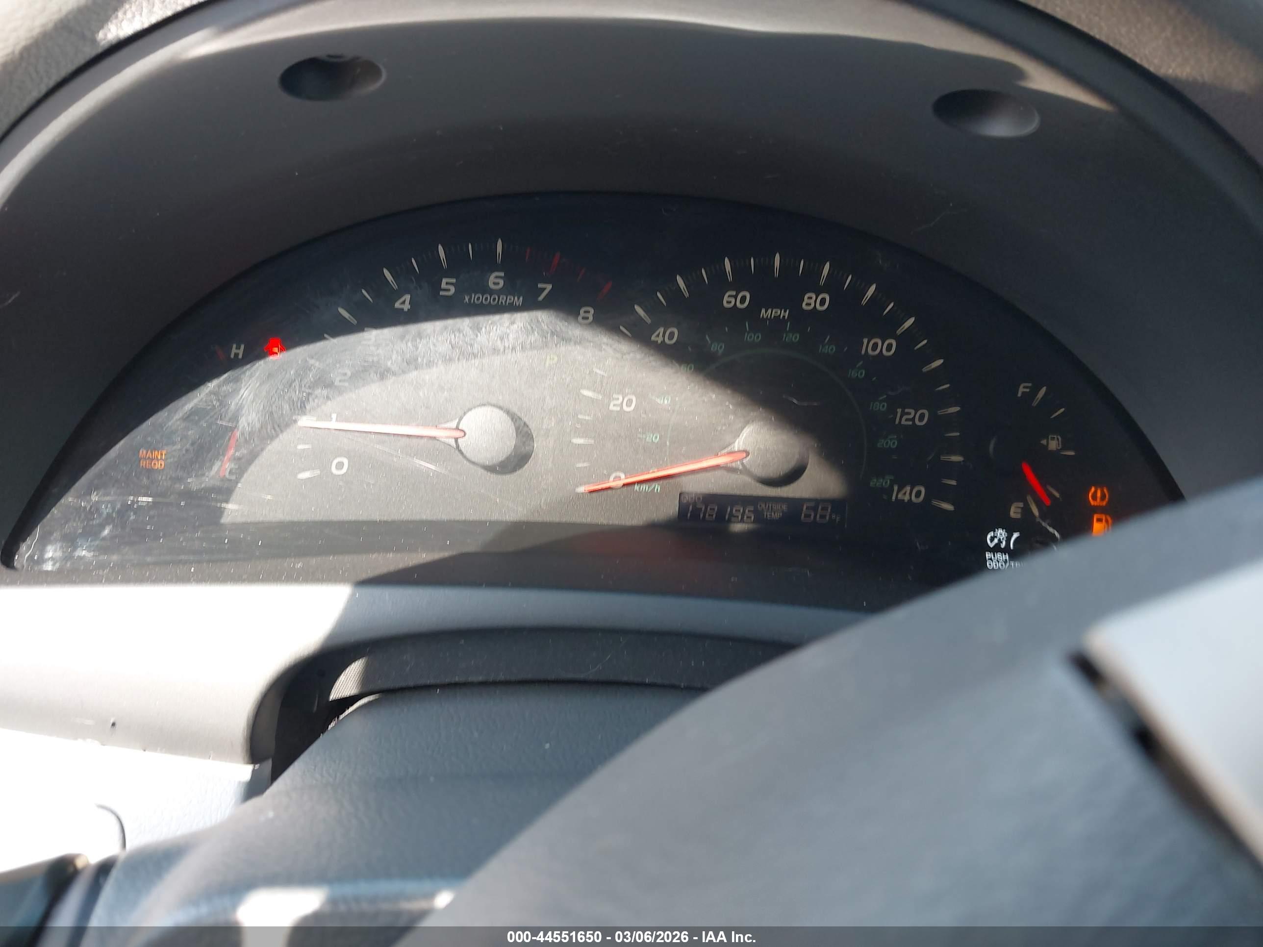 TOYOTA CAMRY image 7