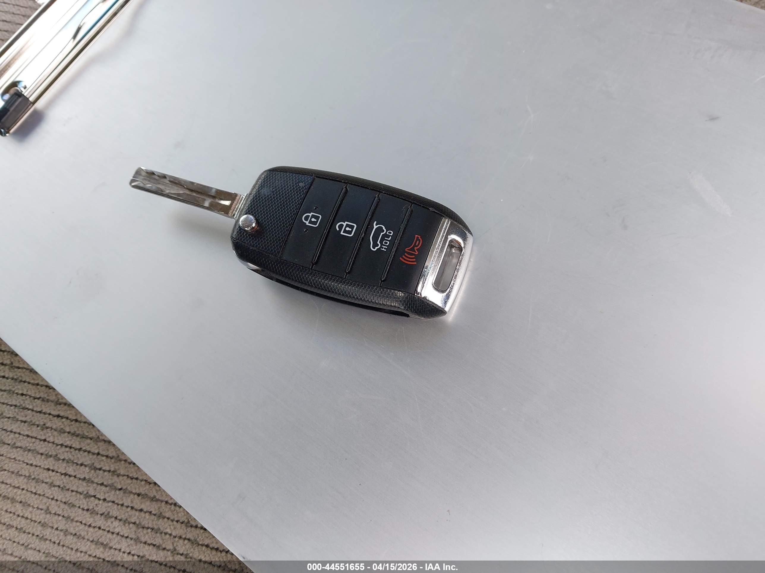 KIA SPORTAGE image 11