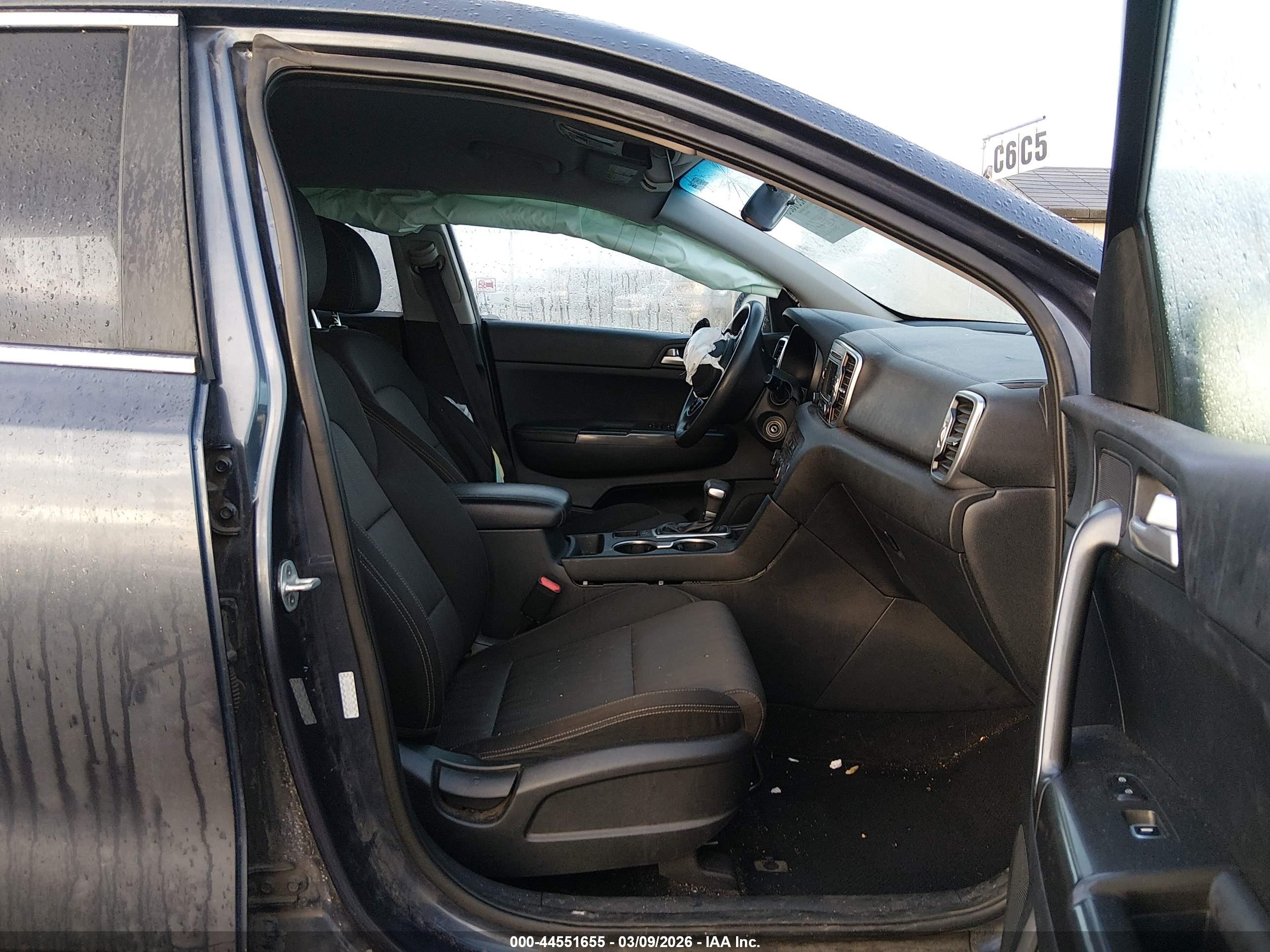 KIA SPORTAGE image 5