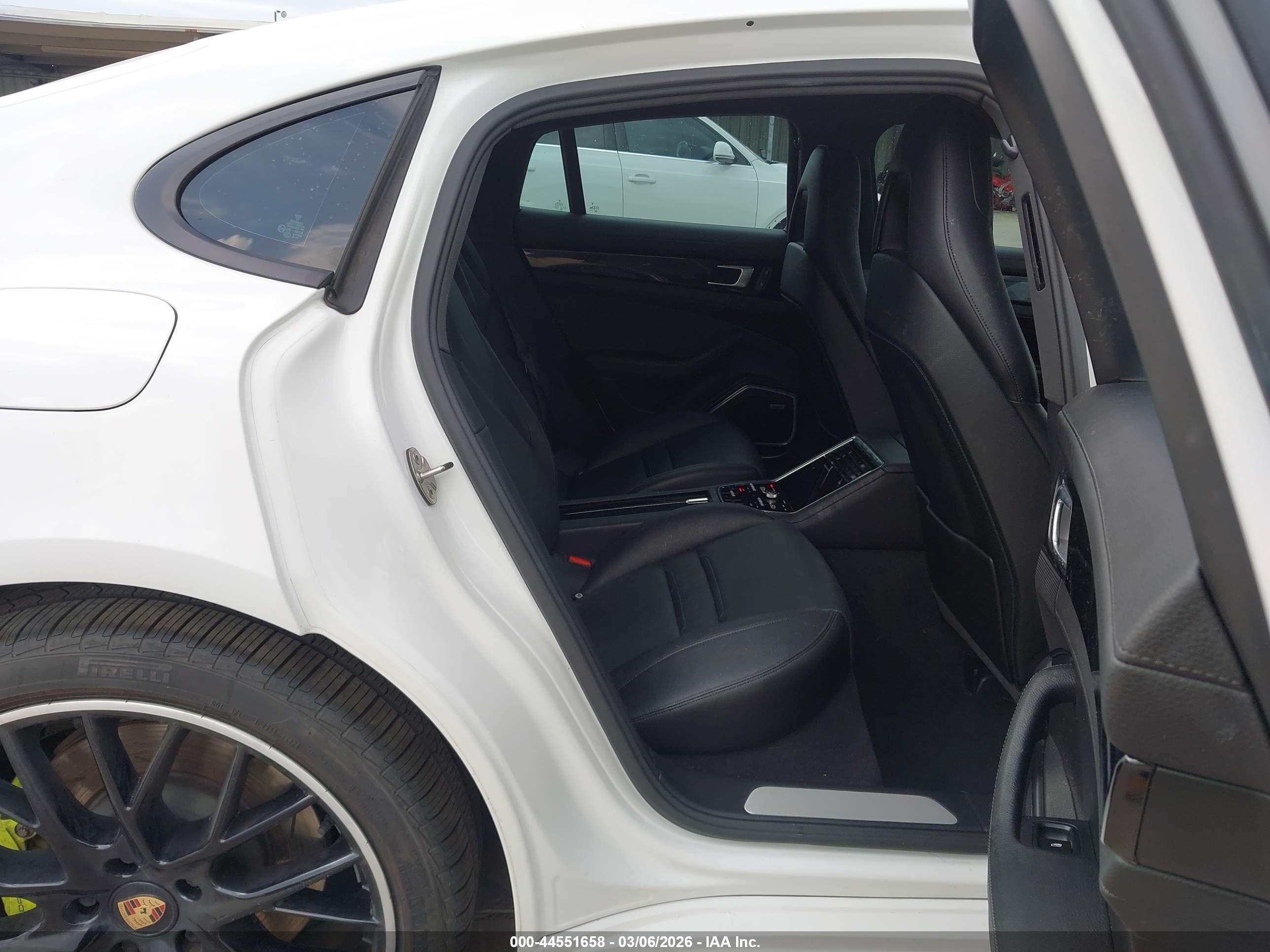 PORSCHE PANAMERA image 8