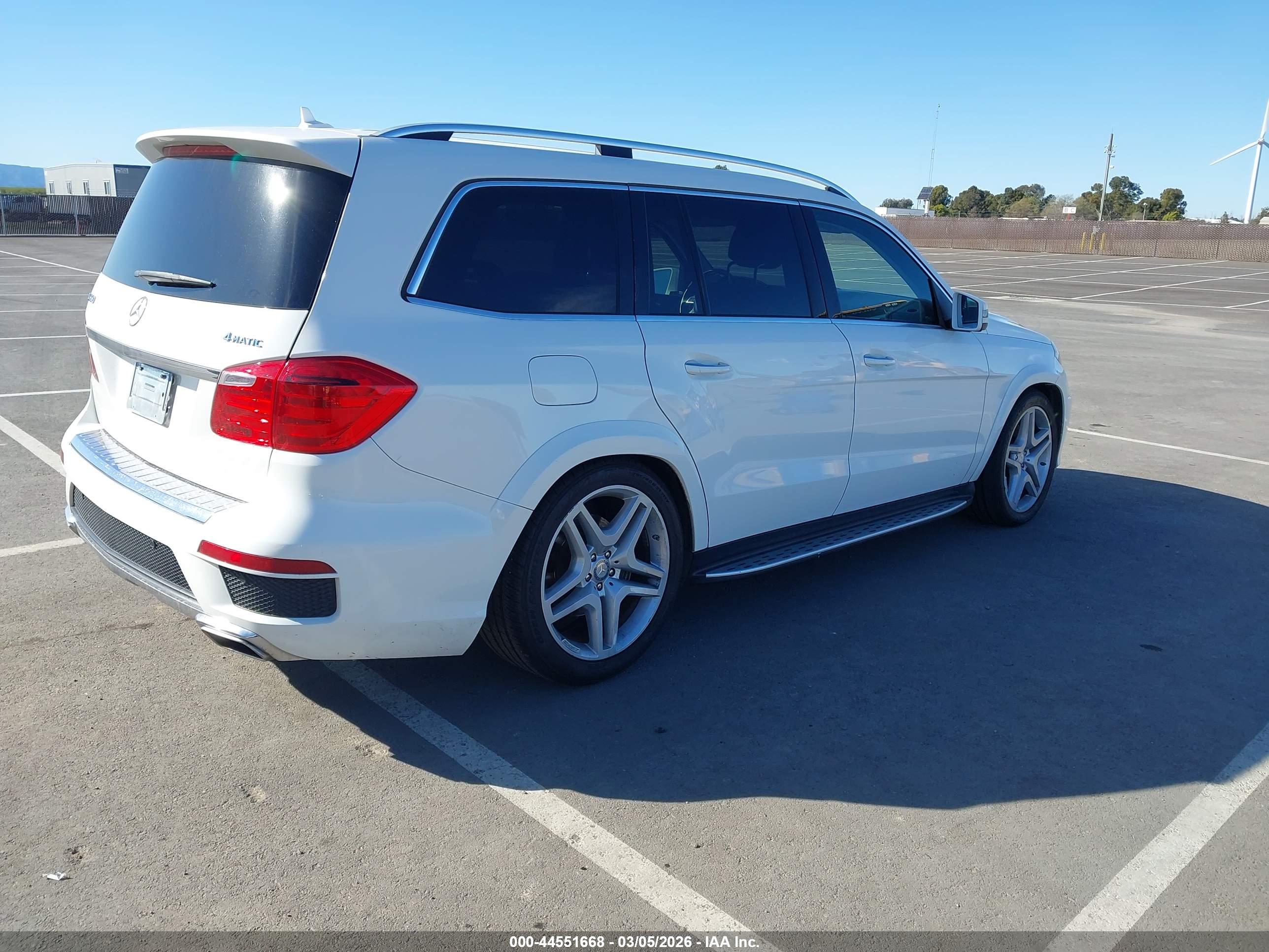 MERCEDES-BENZ GL image 2