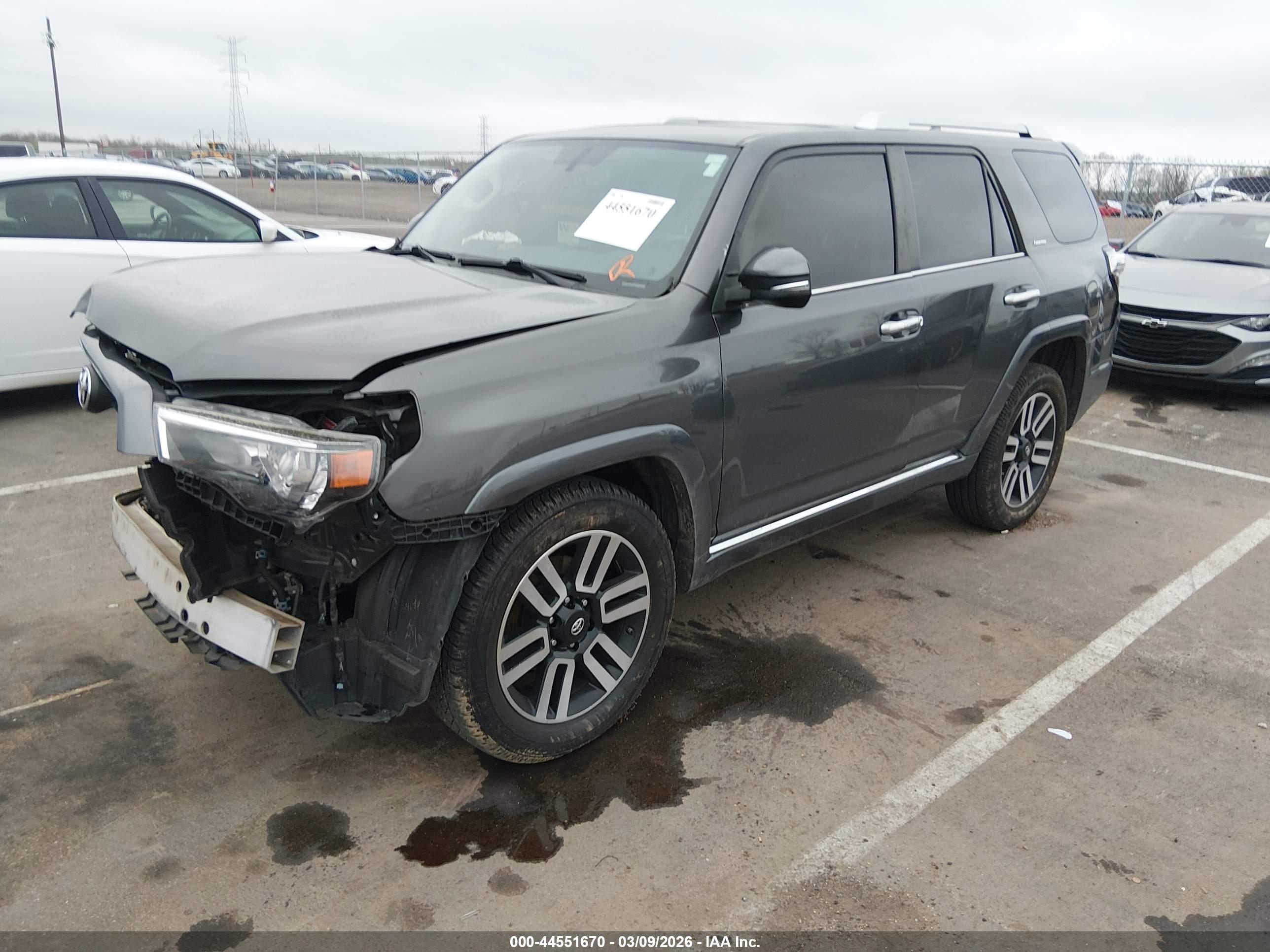 TOYOTA 4RUNNER image 2