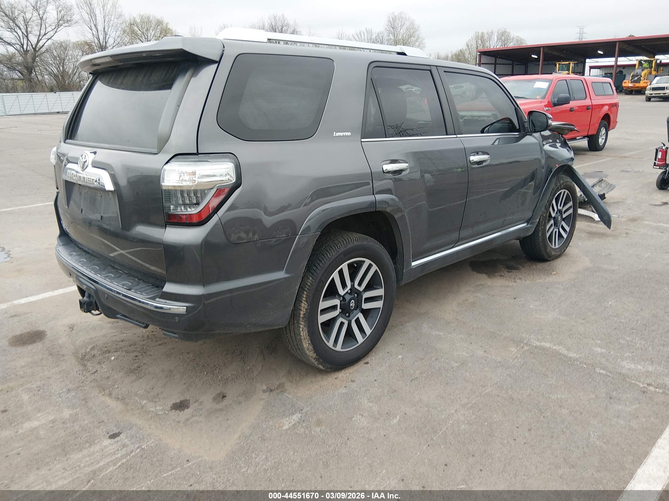 TOYOTA 4RUNNER image 4