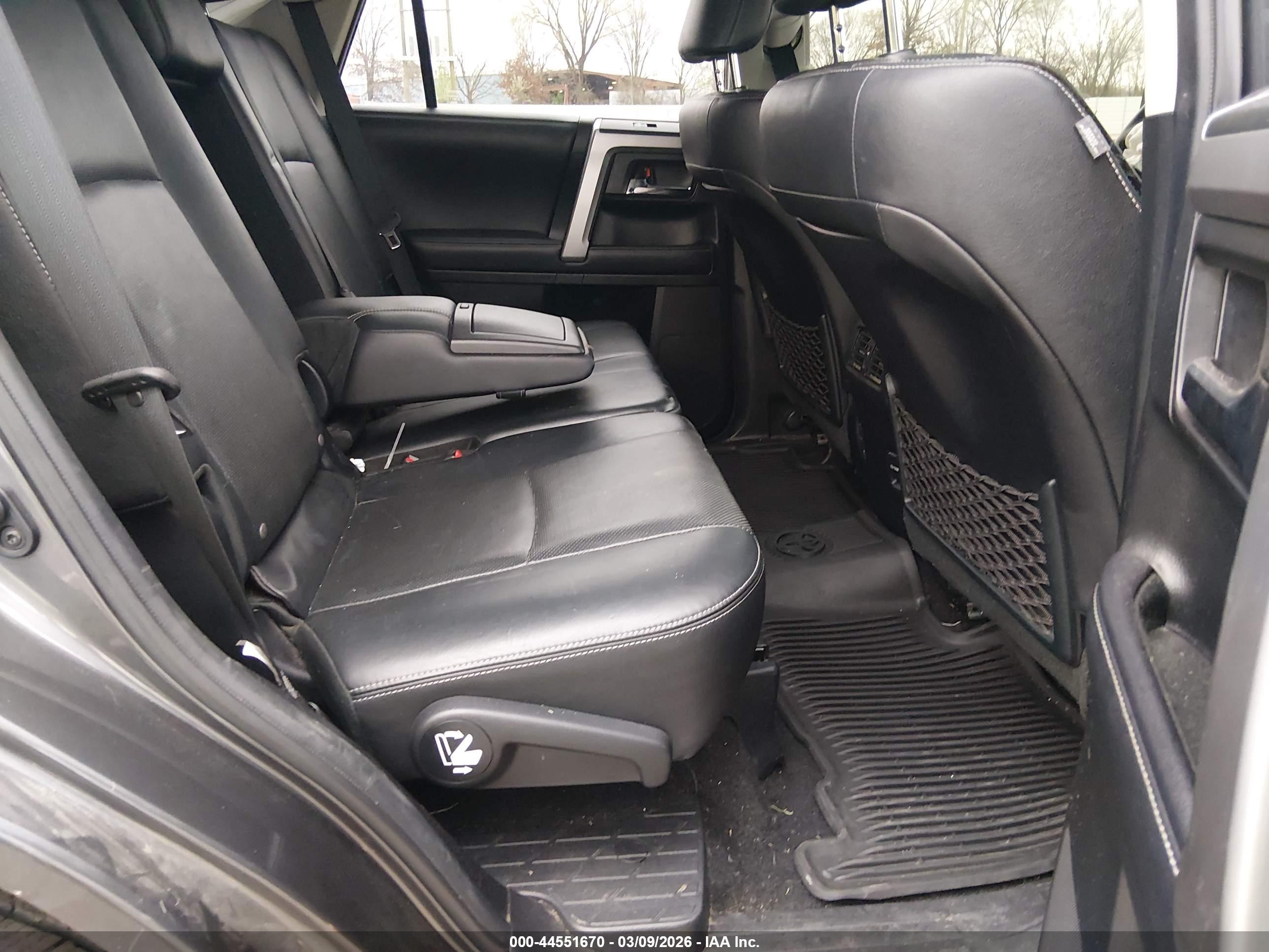 TOYOTA 4RUNNER image 8