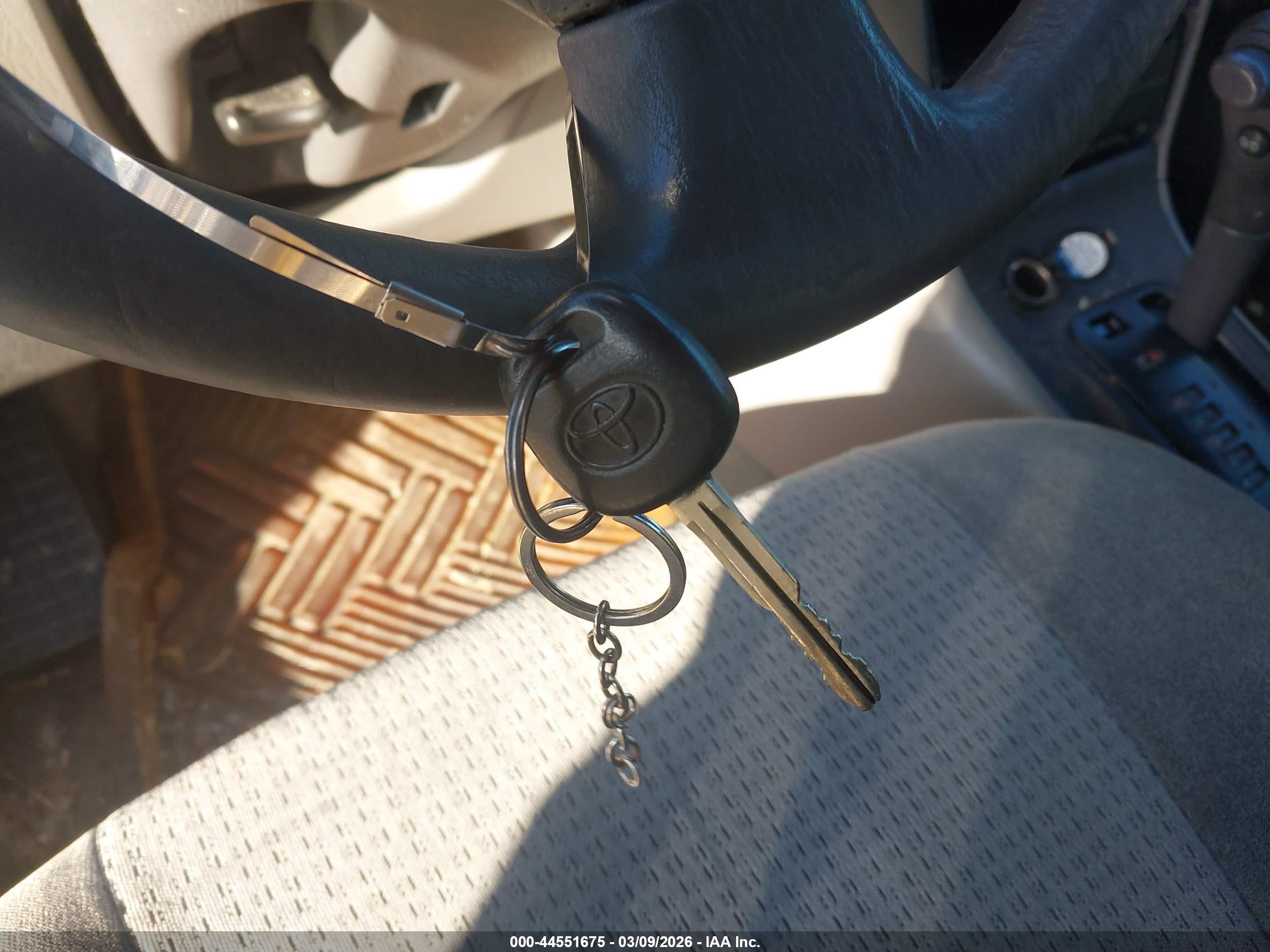 TOYOTA COROLLA image 11