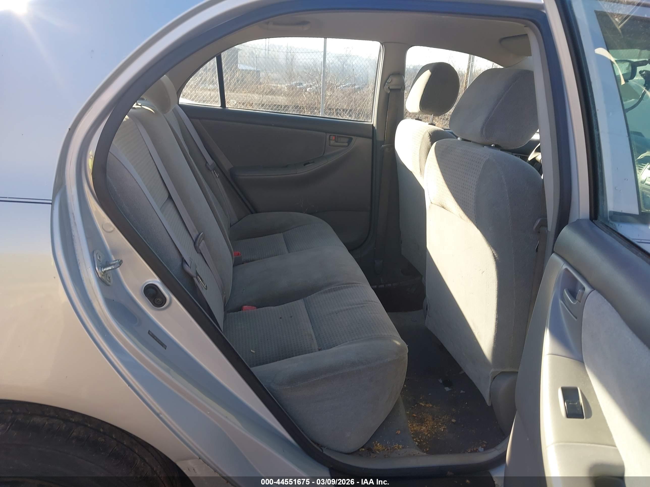 TOYOTA COROLLA image 8