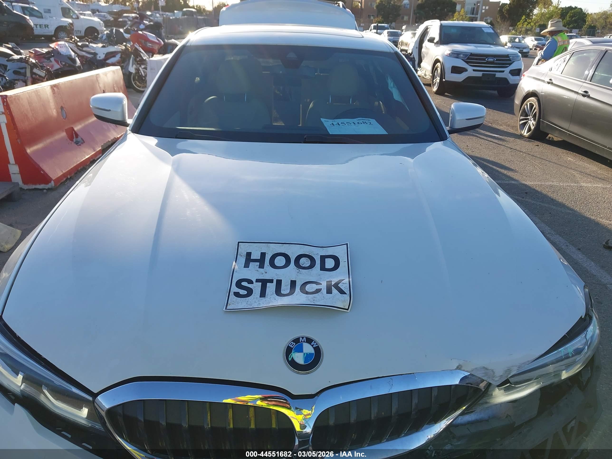 BMW 330I image 10
