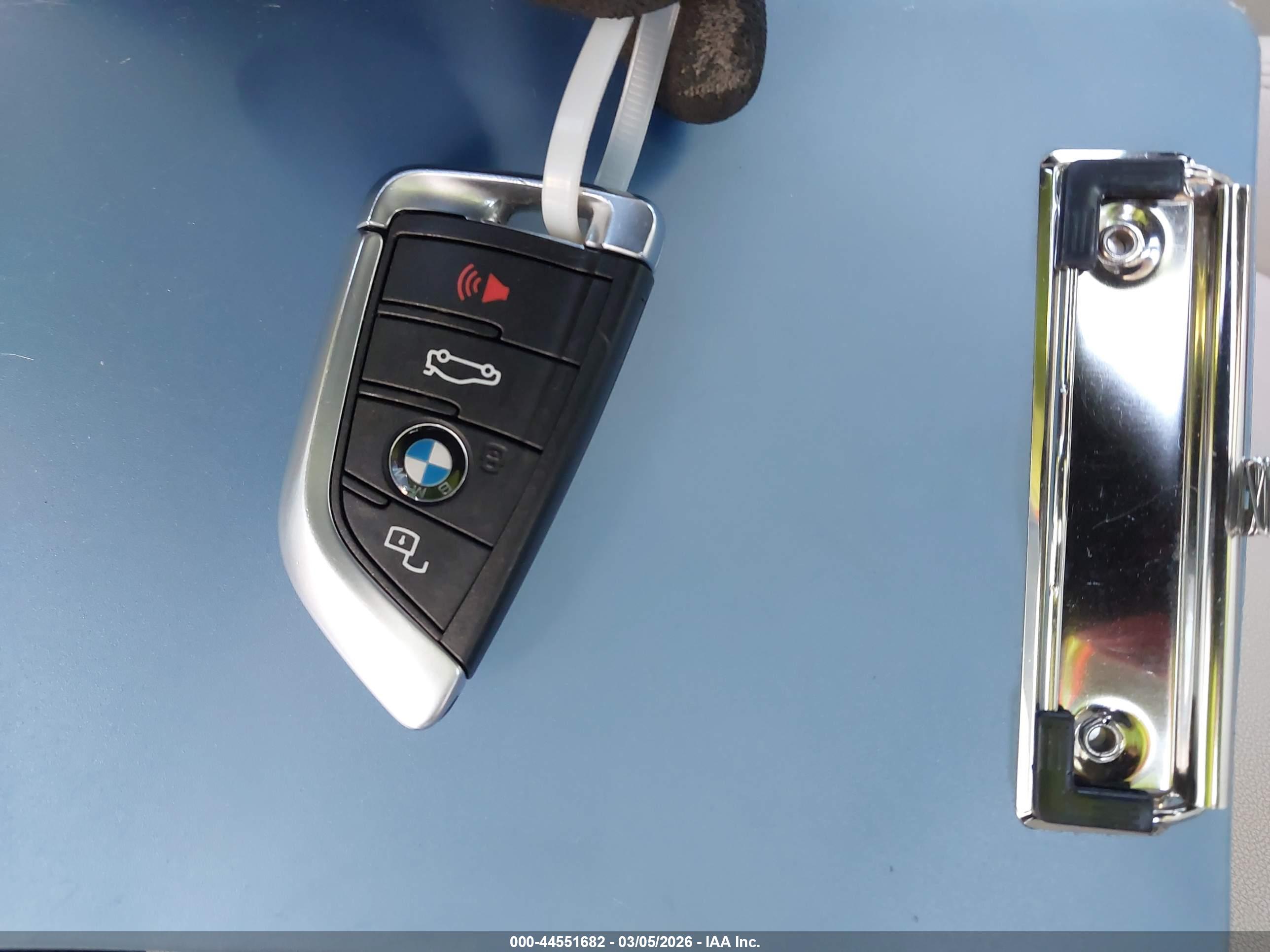 BMW 330I image 11
