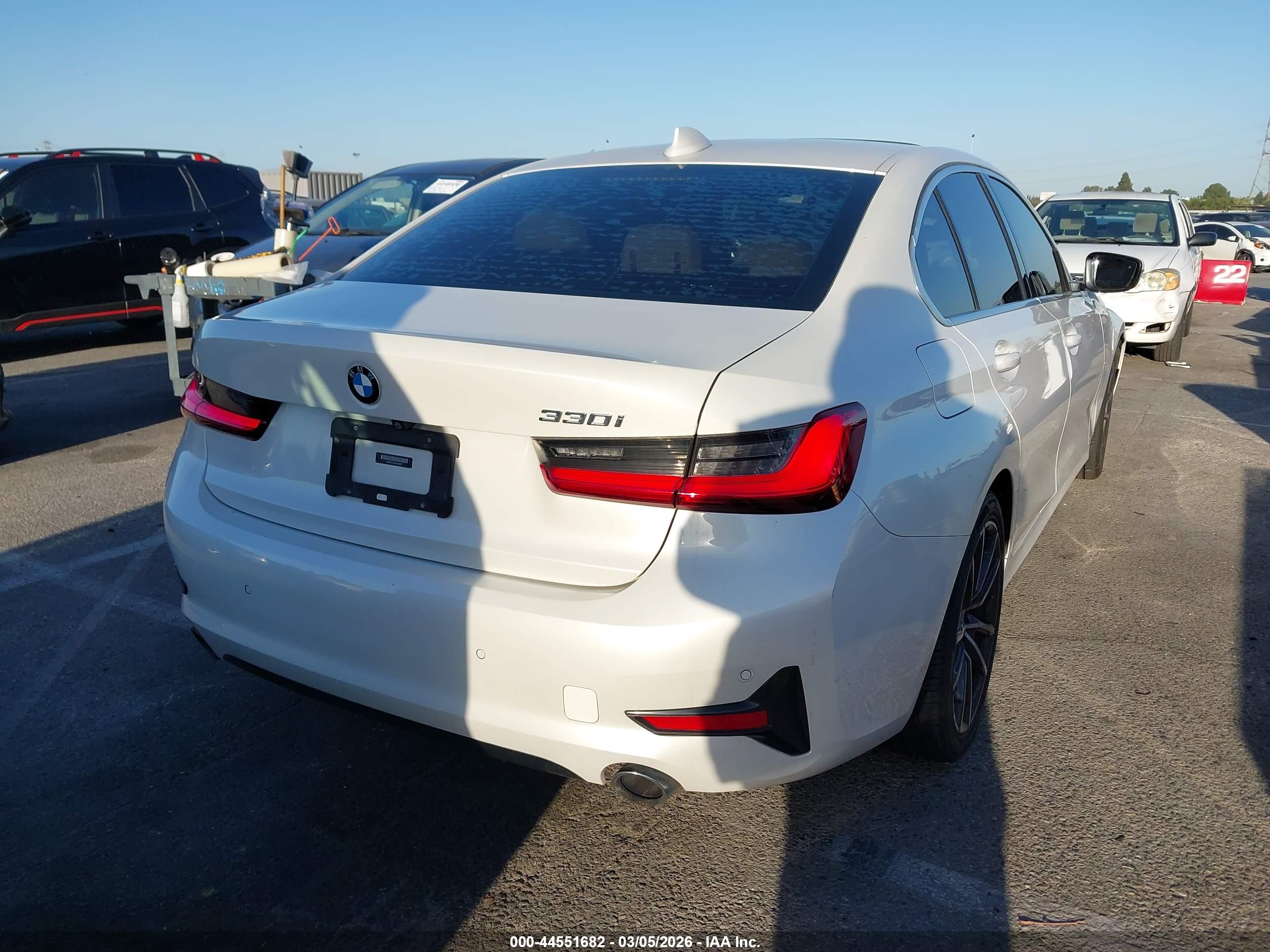 BMW 330I image 4
