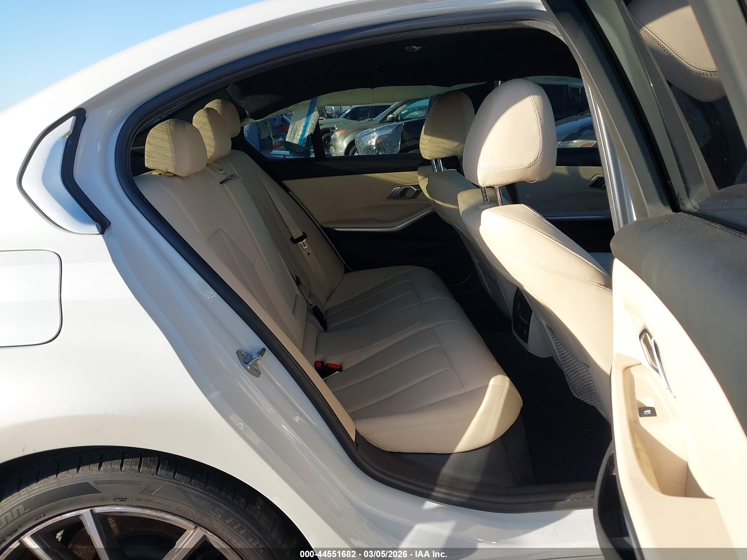 BMW 330I image 8