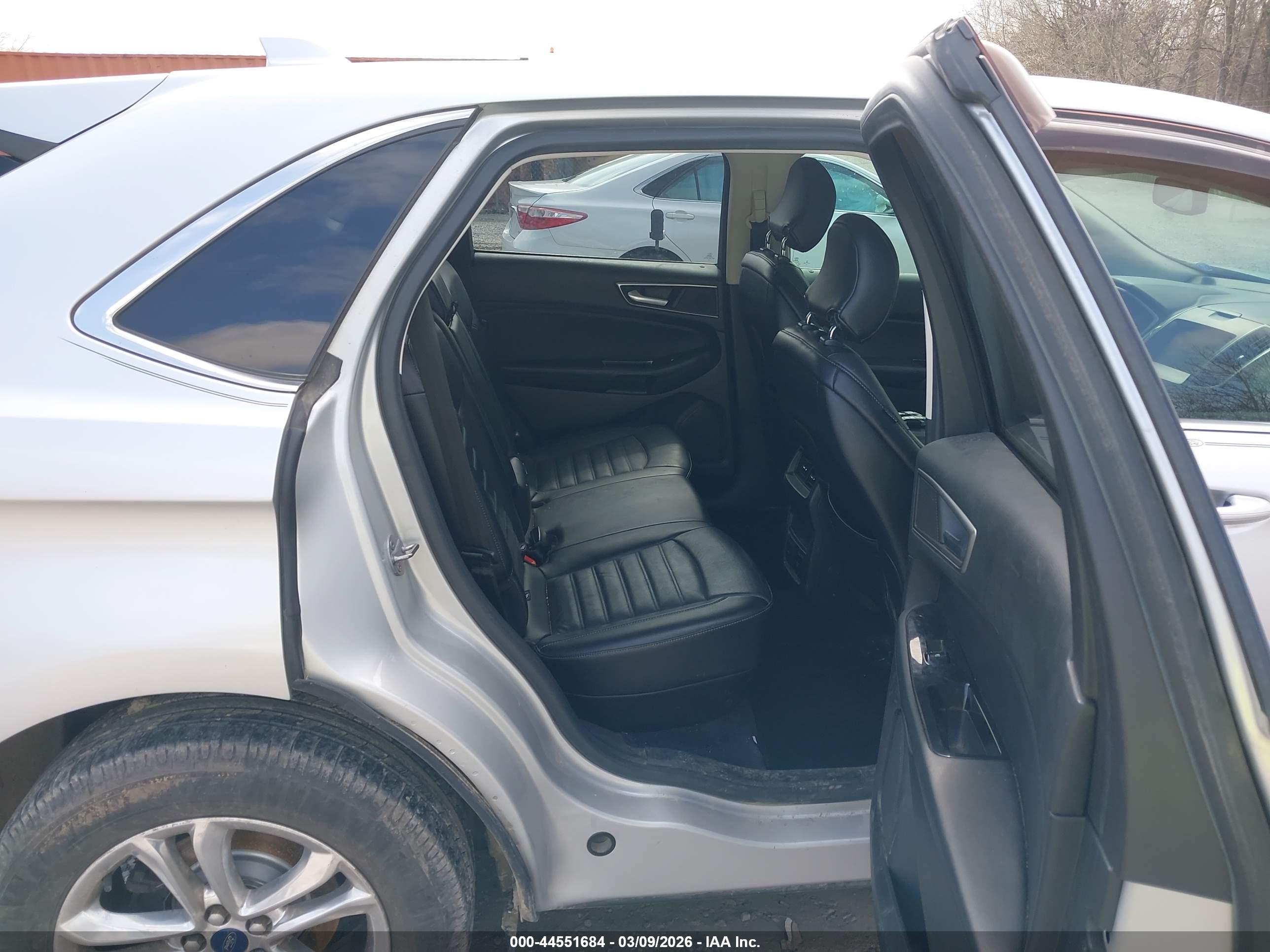 FORD EDGE image 8