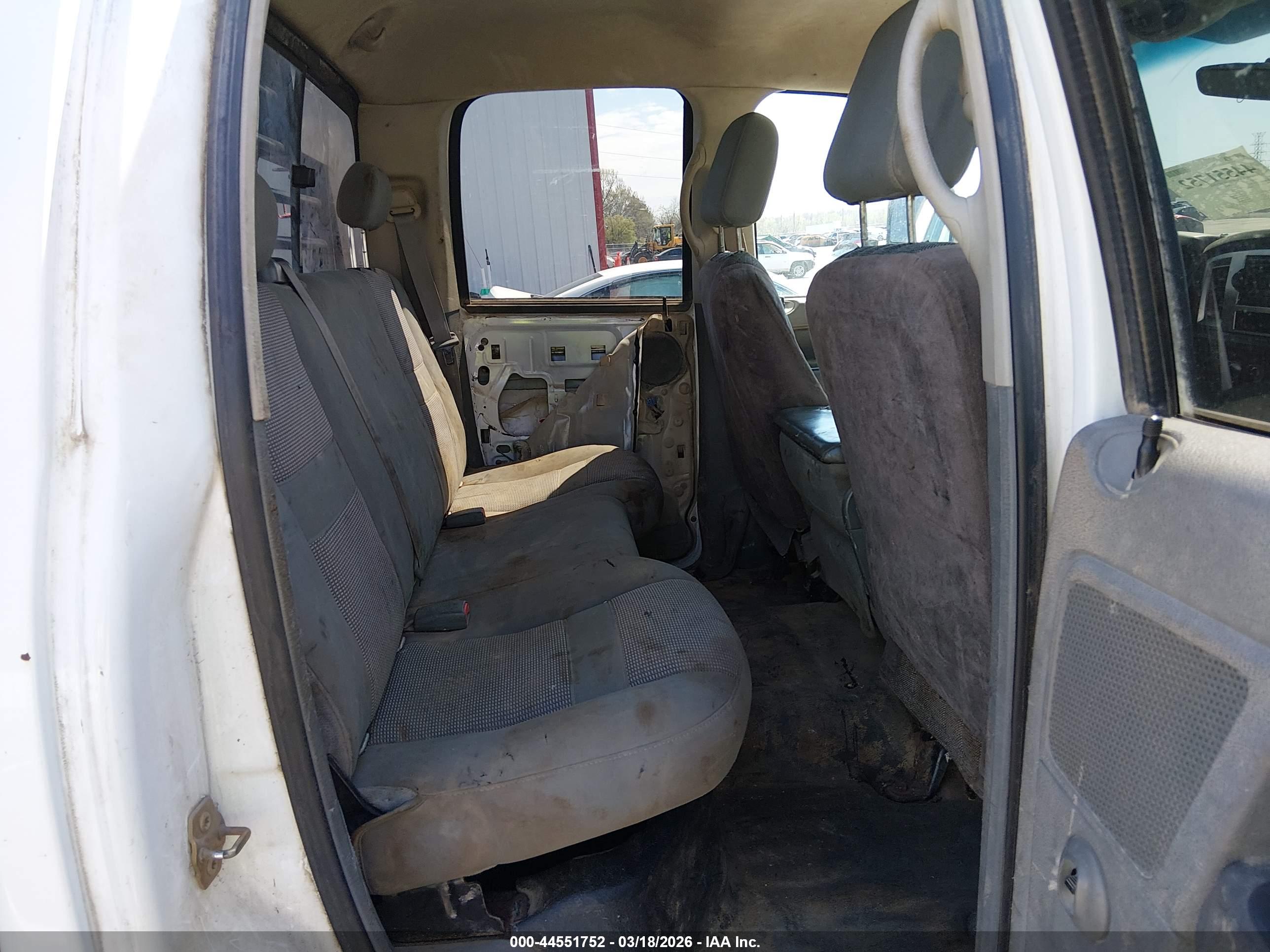 DODGE RAM image 8